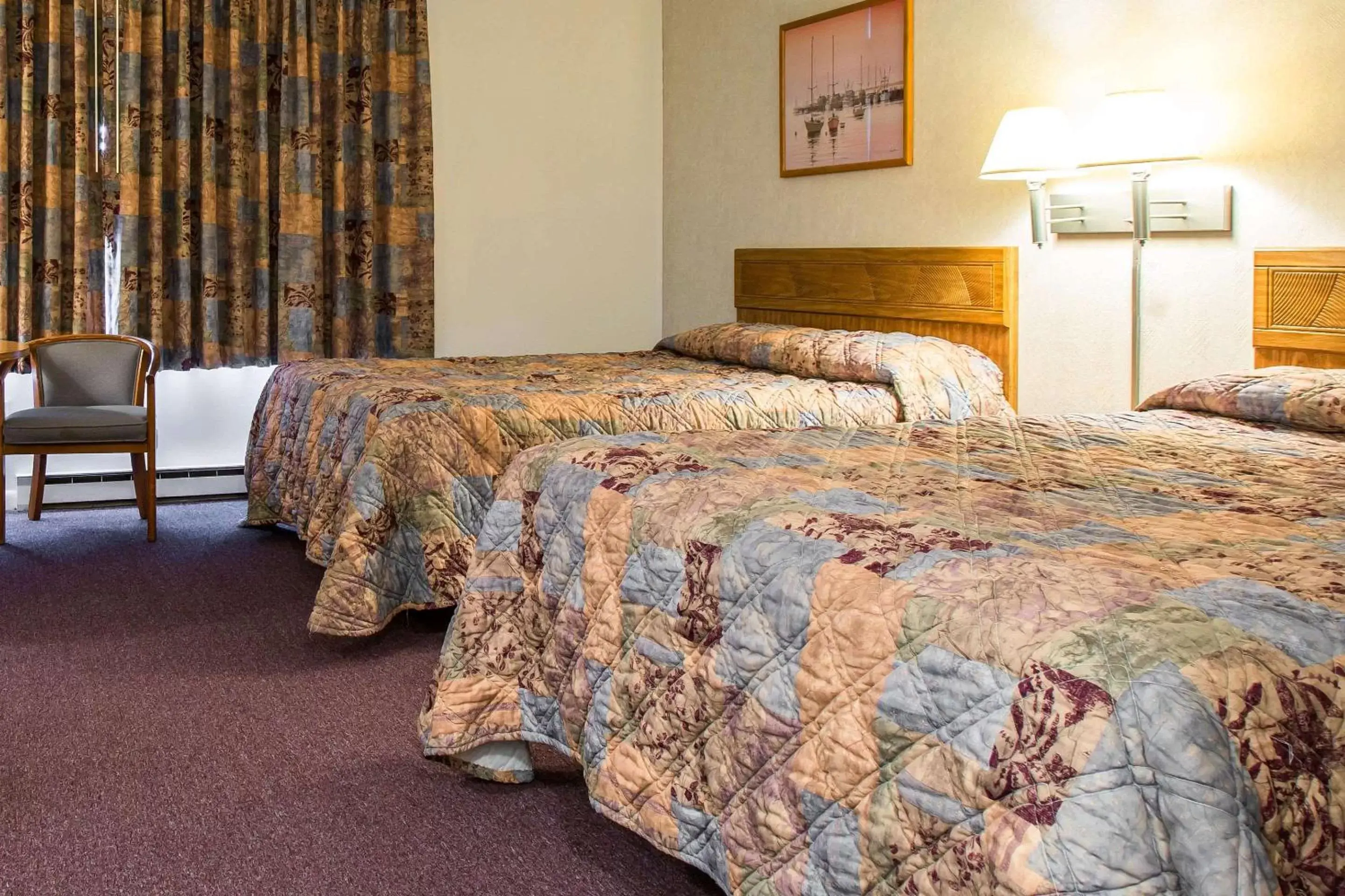 Photo of the whole room, Bed in Rodeway Inn Waterford - New London