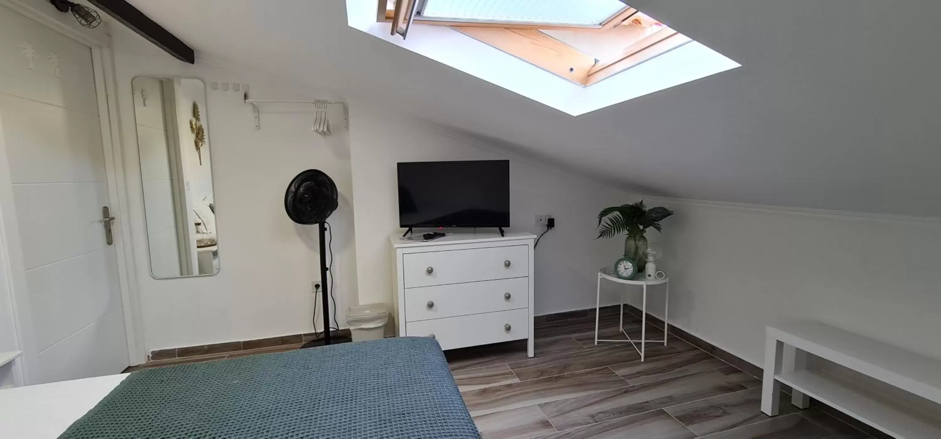 Bed, TV/Entertainment Center in Costa Paradise Beach