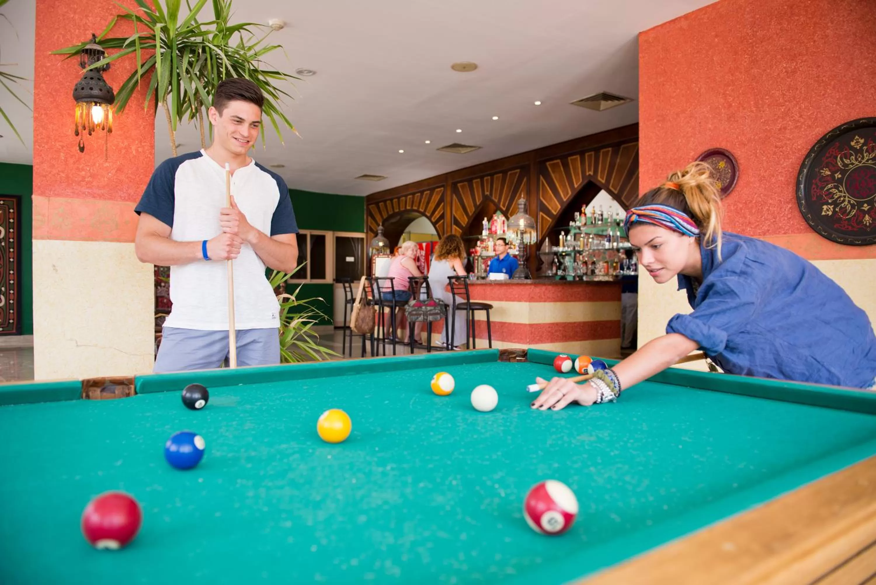 Billiard in Amphoras Blu Ultra-AI Adults Friendly