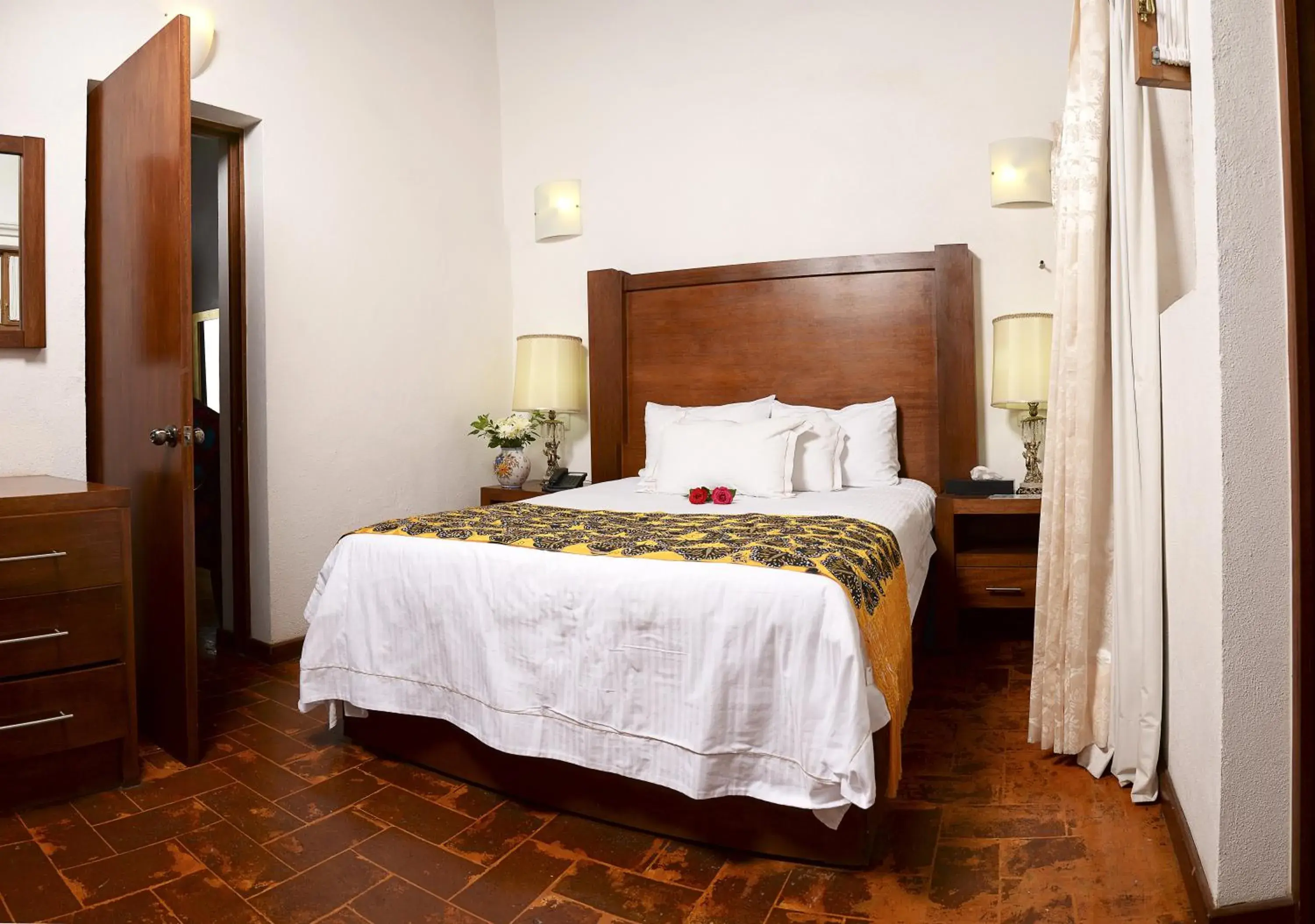 Photo of the whole room, Bed in El Serafin Hotel Boutique