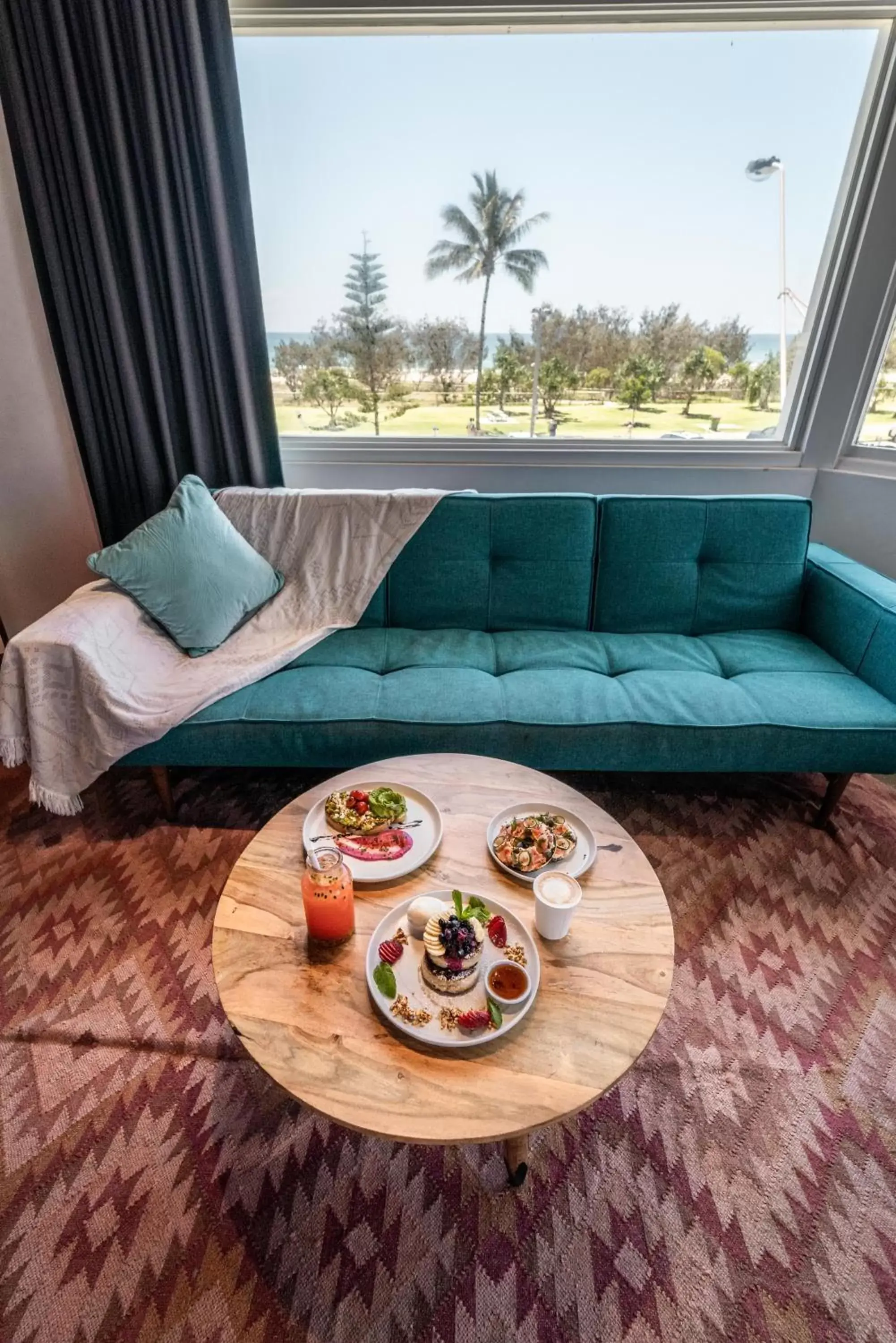 Breakfast, Seating Area in The Pink Hotel Coolangatta