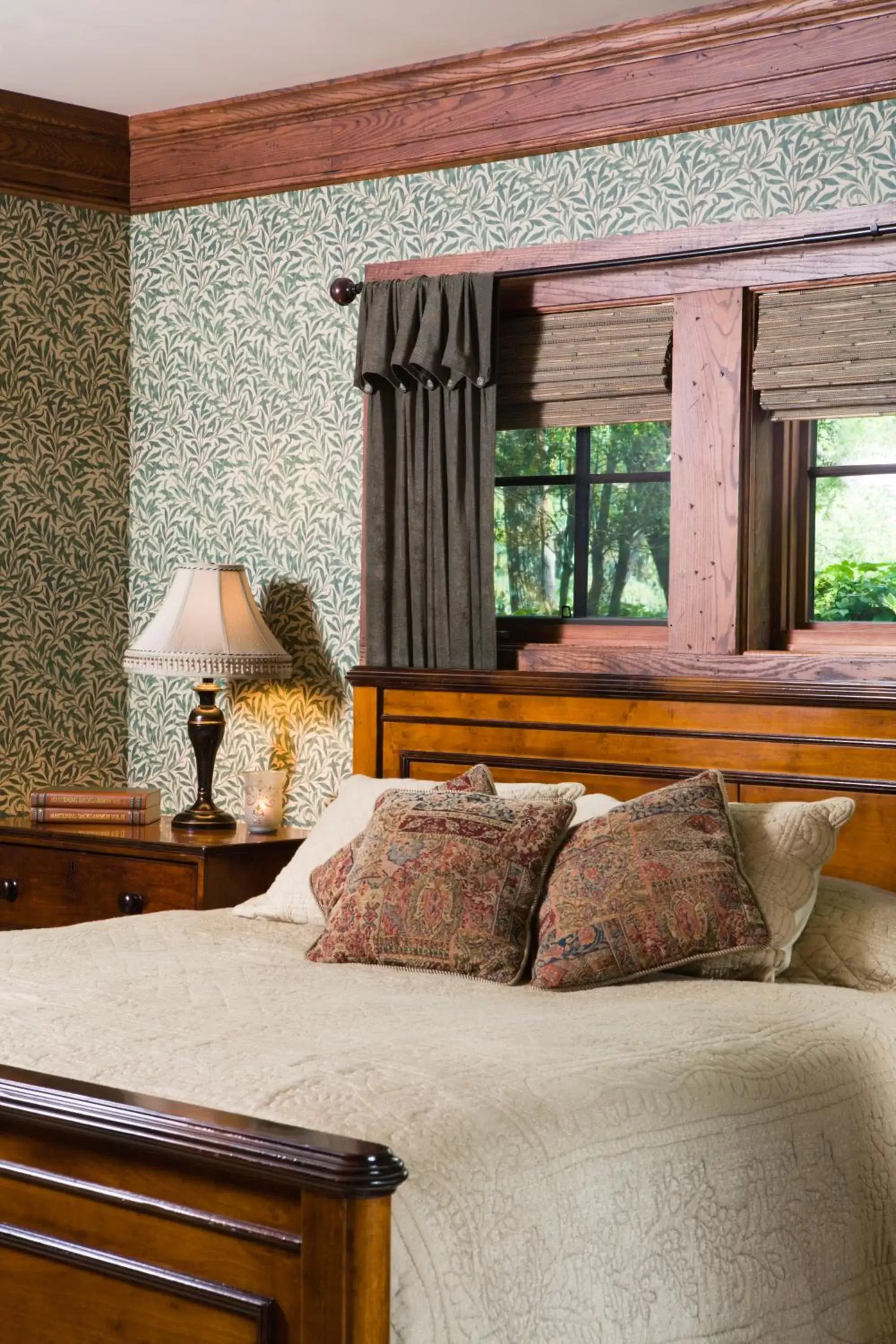 Bedroom, Bed in 1900 Inn on Montford