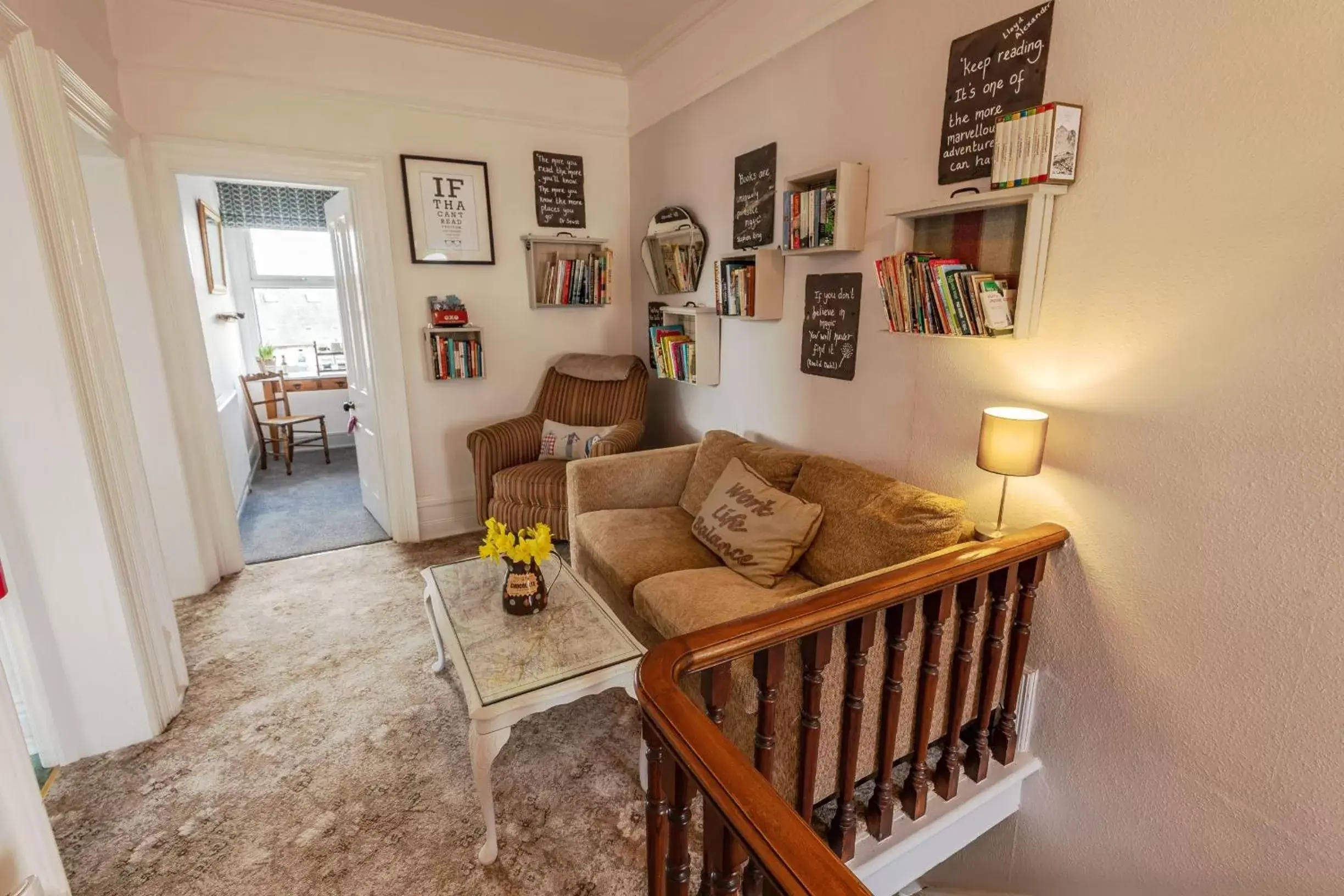 Library, Seating Area in Craiglands Bed and Breakfast, Grassington