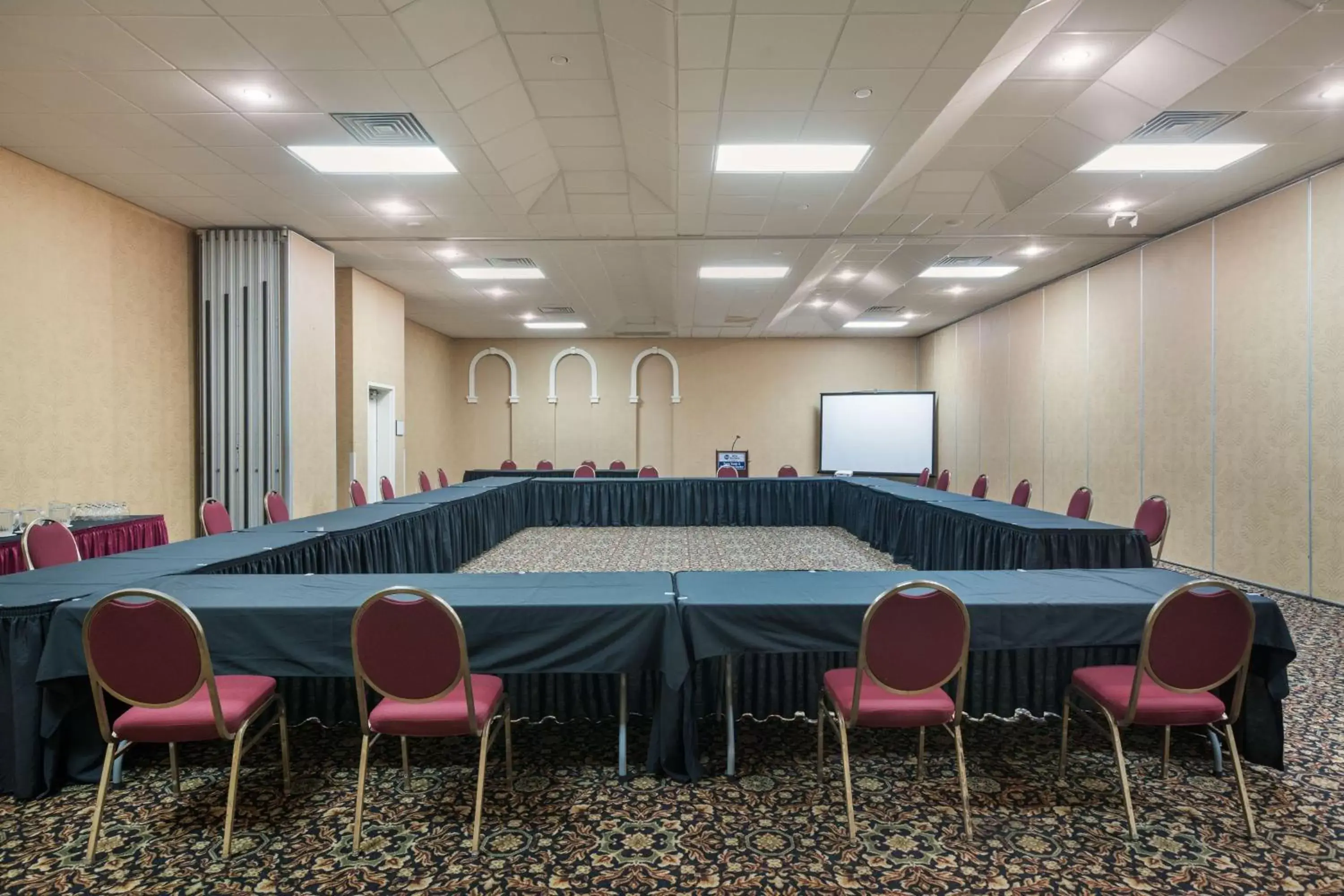 Meeting/conference room in Best Western Glengarry