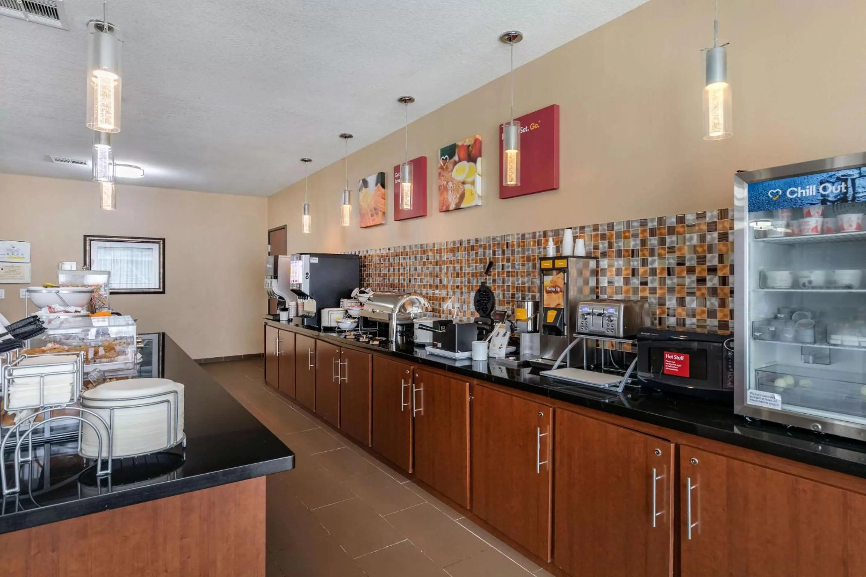 Restaurant/places to eat in Comfort Suites Ennis