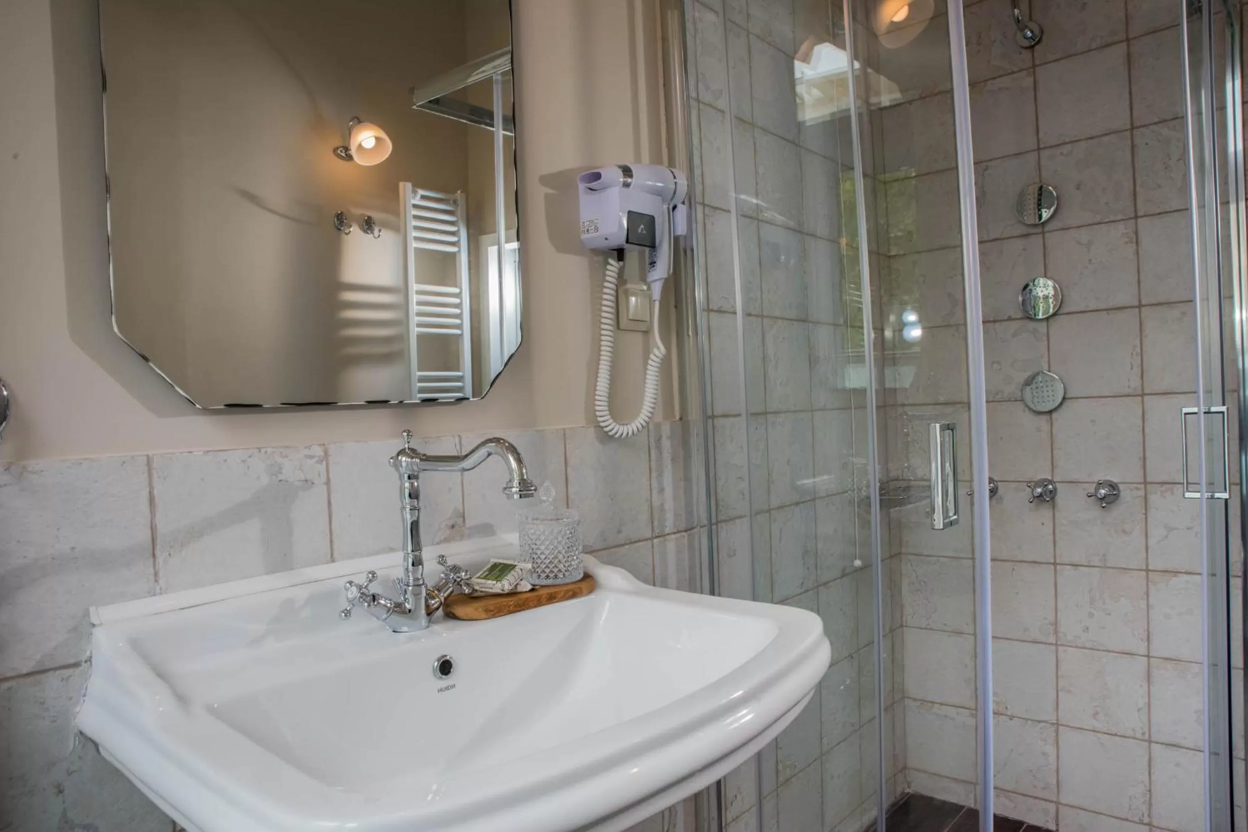 Kyria Boutique House