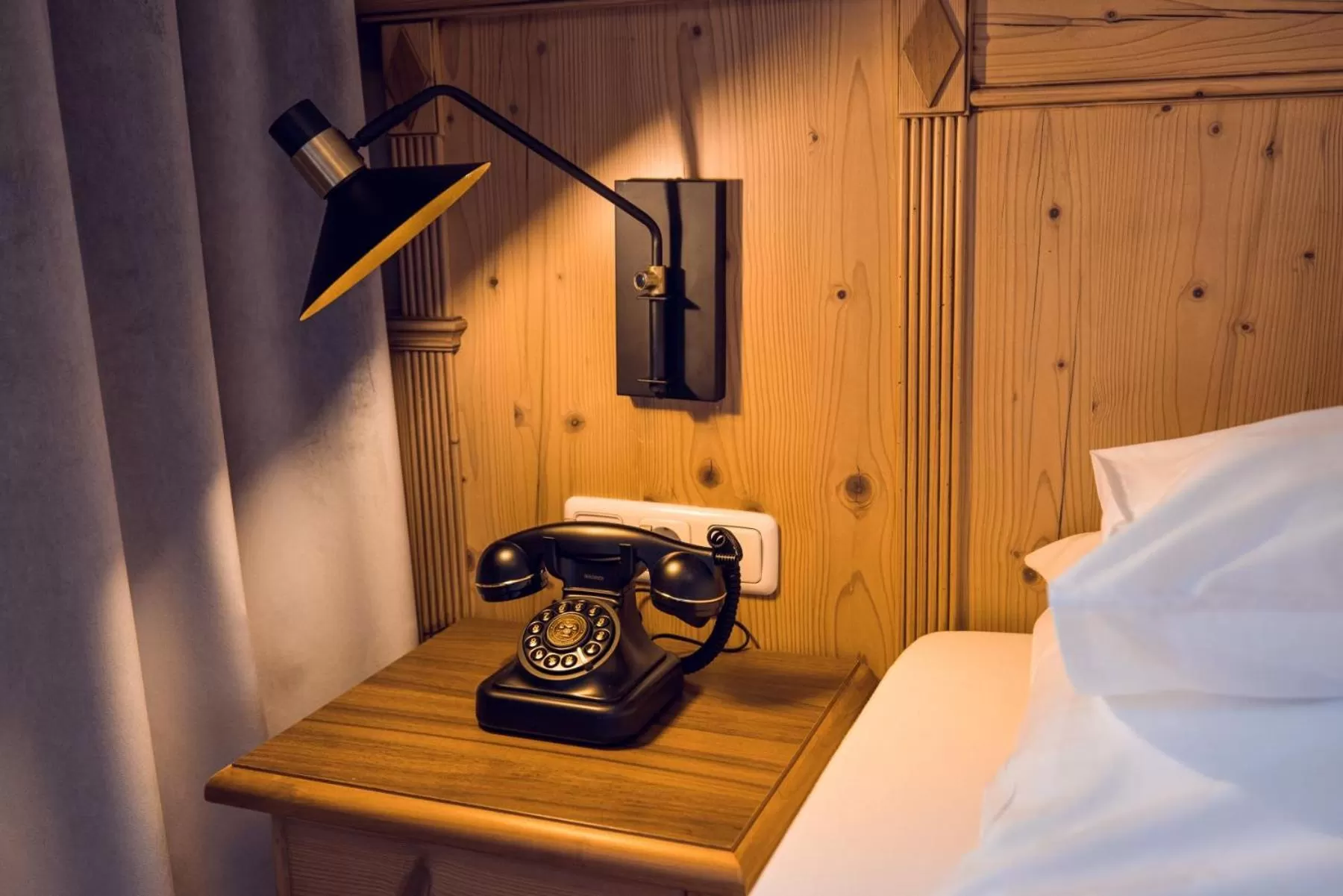 Photo of the whole room, Bed in Alpine Hideaway ZILLERTALERHOF - 4 Sterne Superior