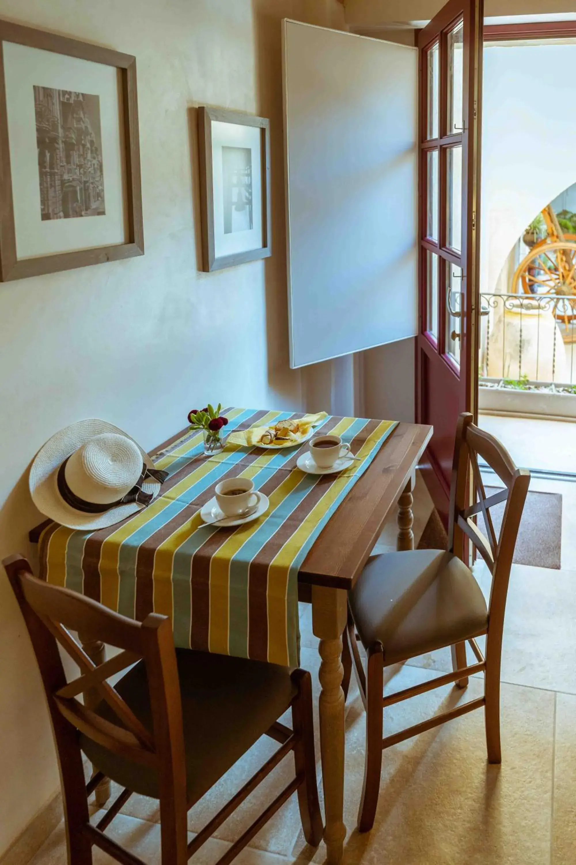 Decorative detail, Dining Area in Mulberries