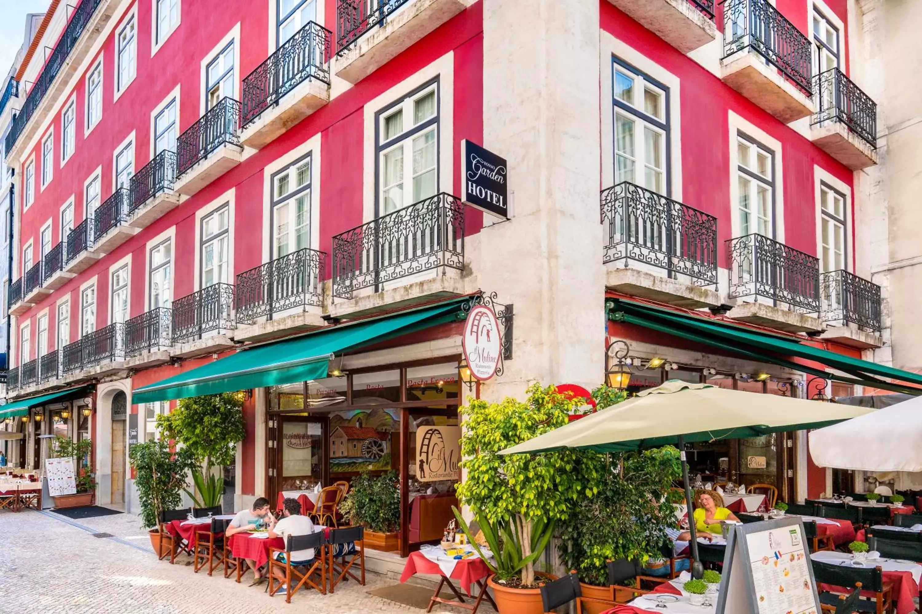 Restaurant/places to eat, Patio/Outdoor Area in Rossio Garden Hotel
