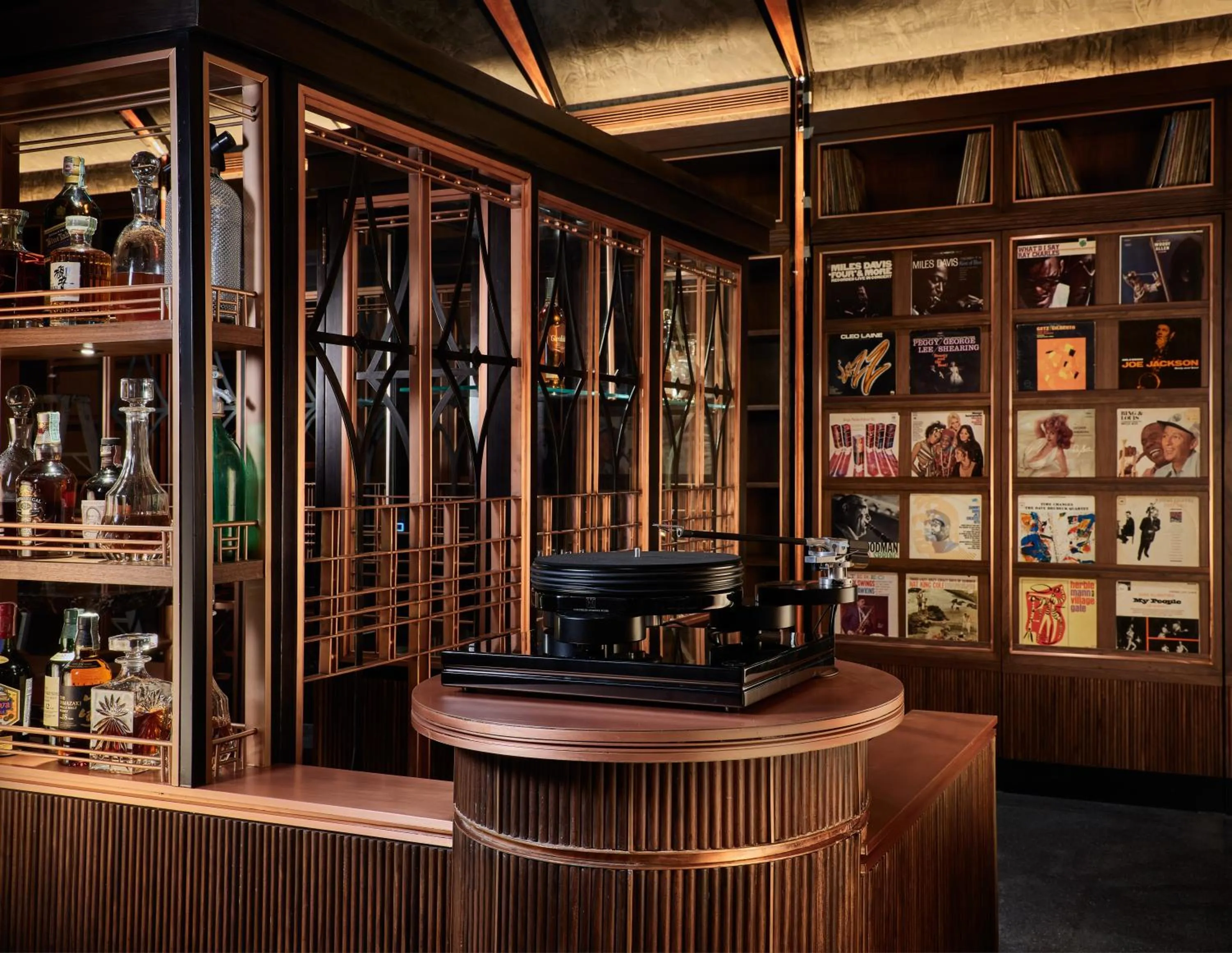 Alcoholic drinks in Rosewood Bangkok