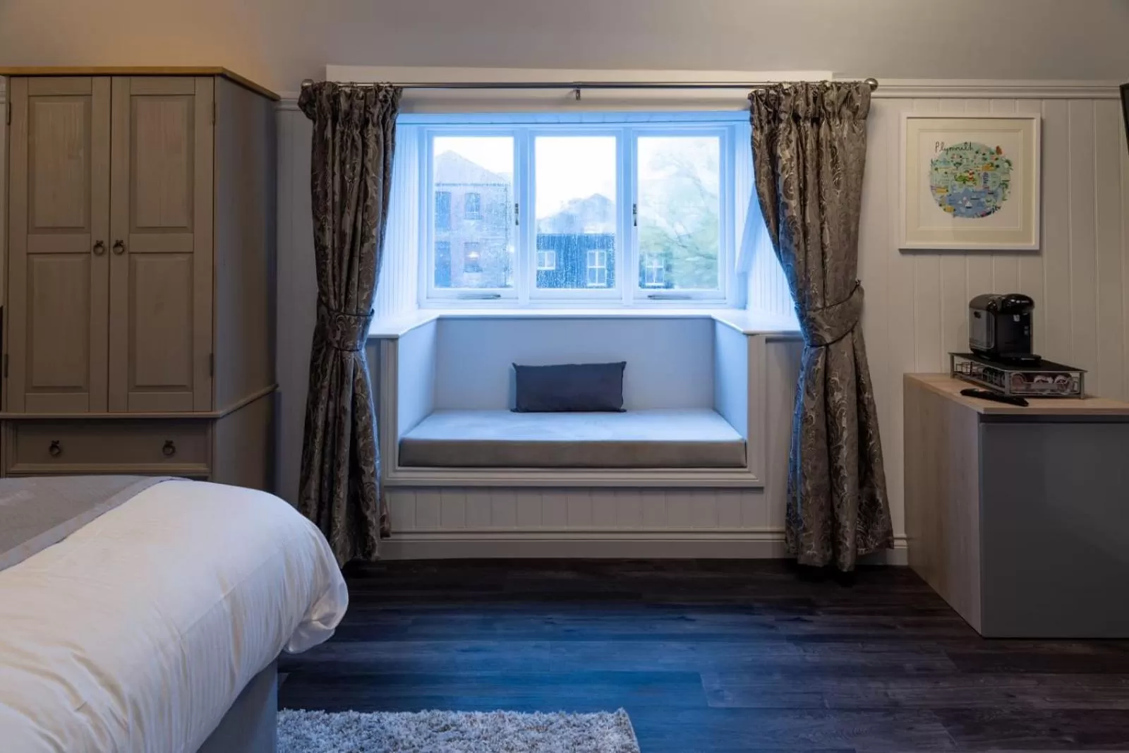 Bed in The Three Crowns B&B