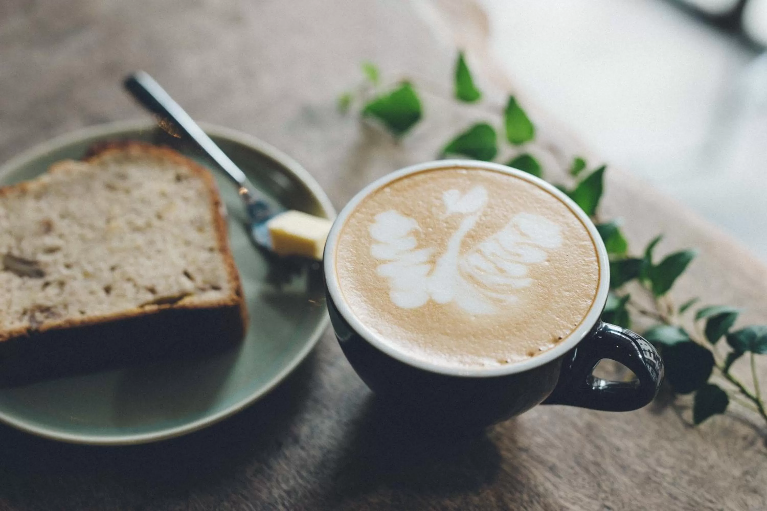 Breakfast in Nui. HOSTEL & BAR LOUNGE