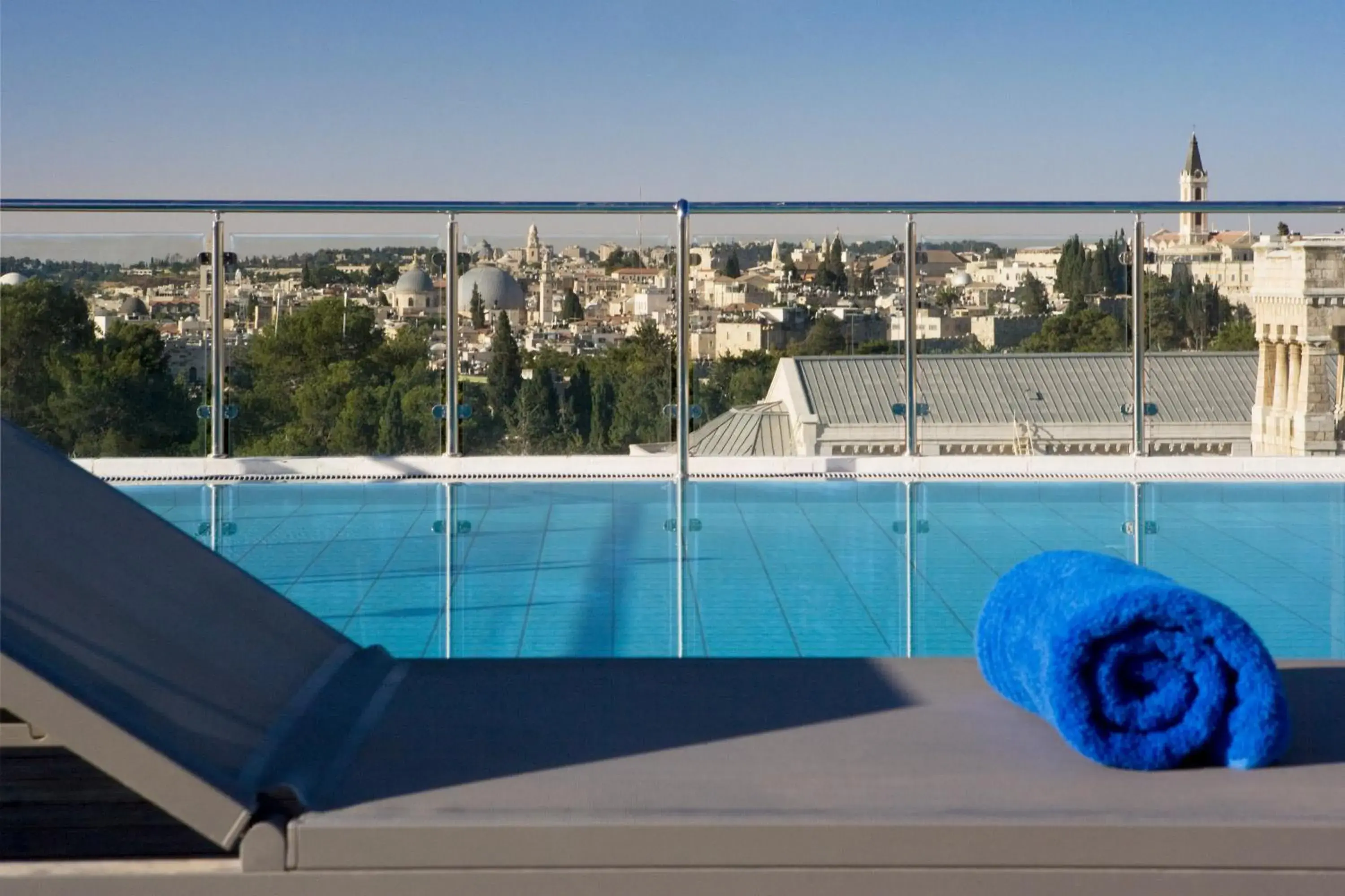 Balcony/Terrace, Swimming Pool in St. George Hotel