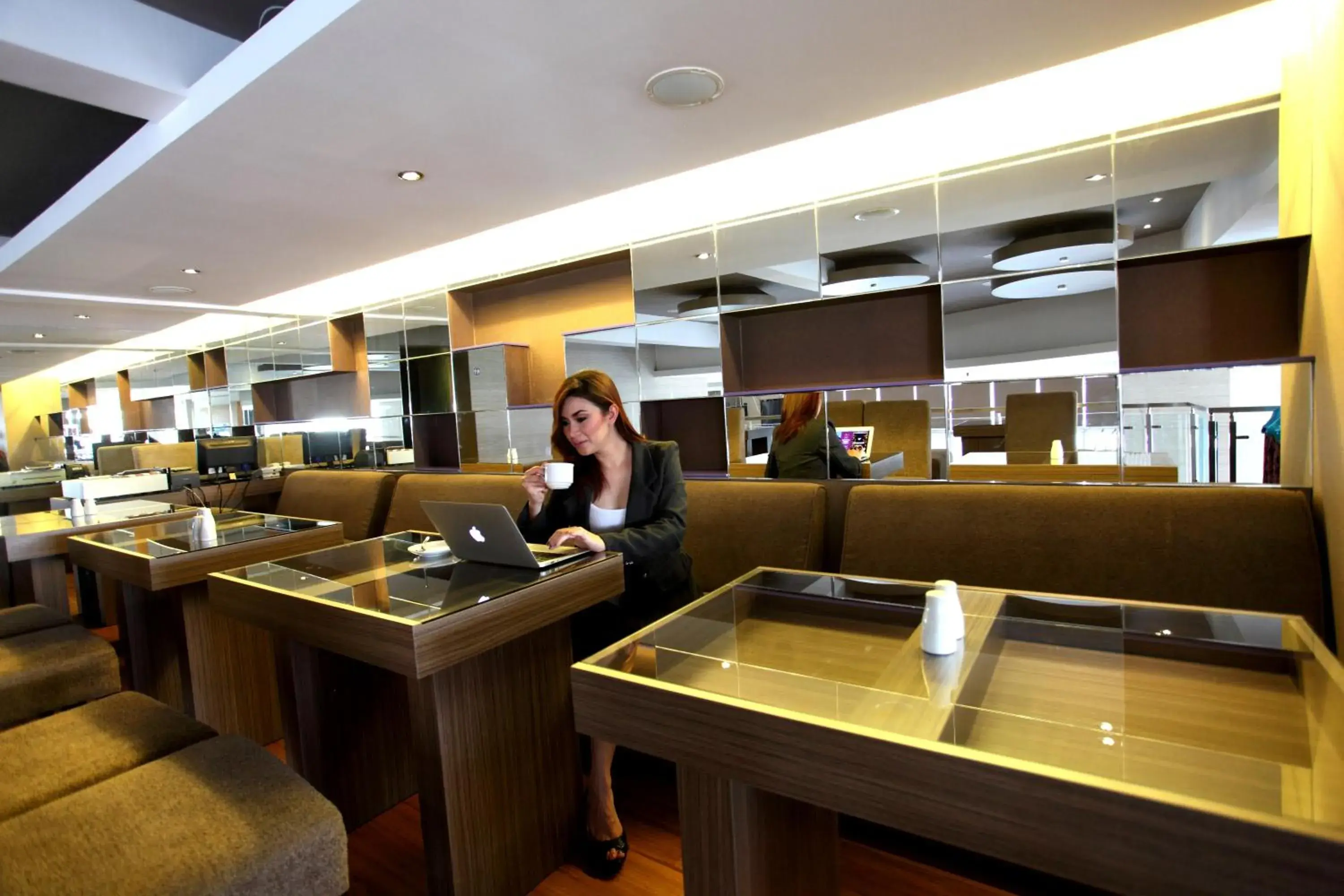 Lounge or bar in Hotel Vio Pasteur