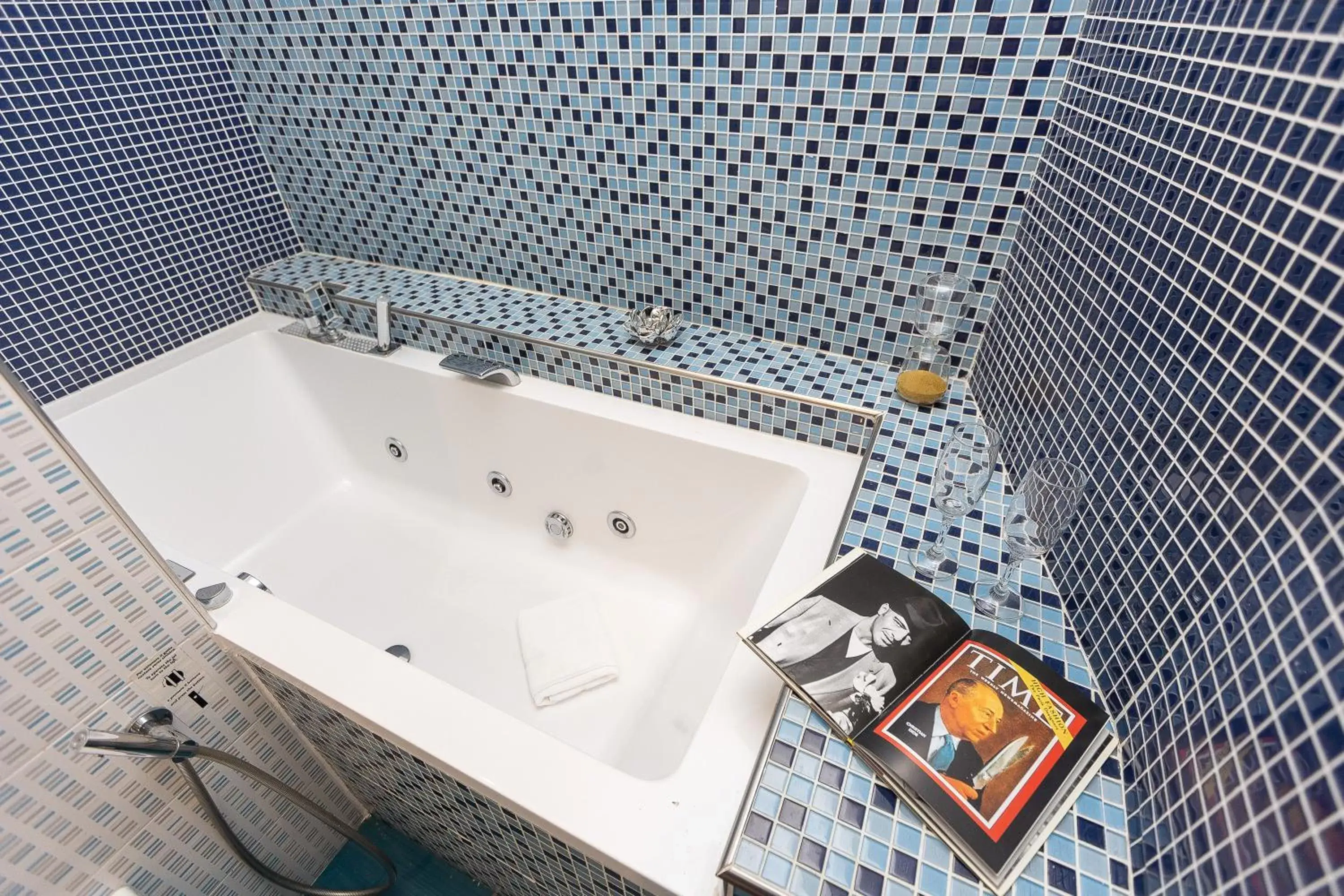 Hot Tub, Bathroom in Hotel Castellino Roma