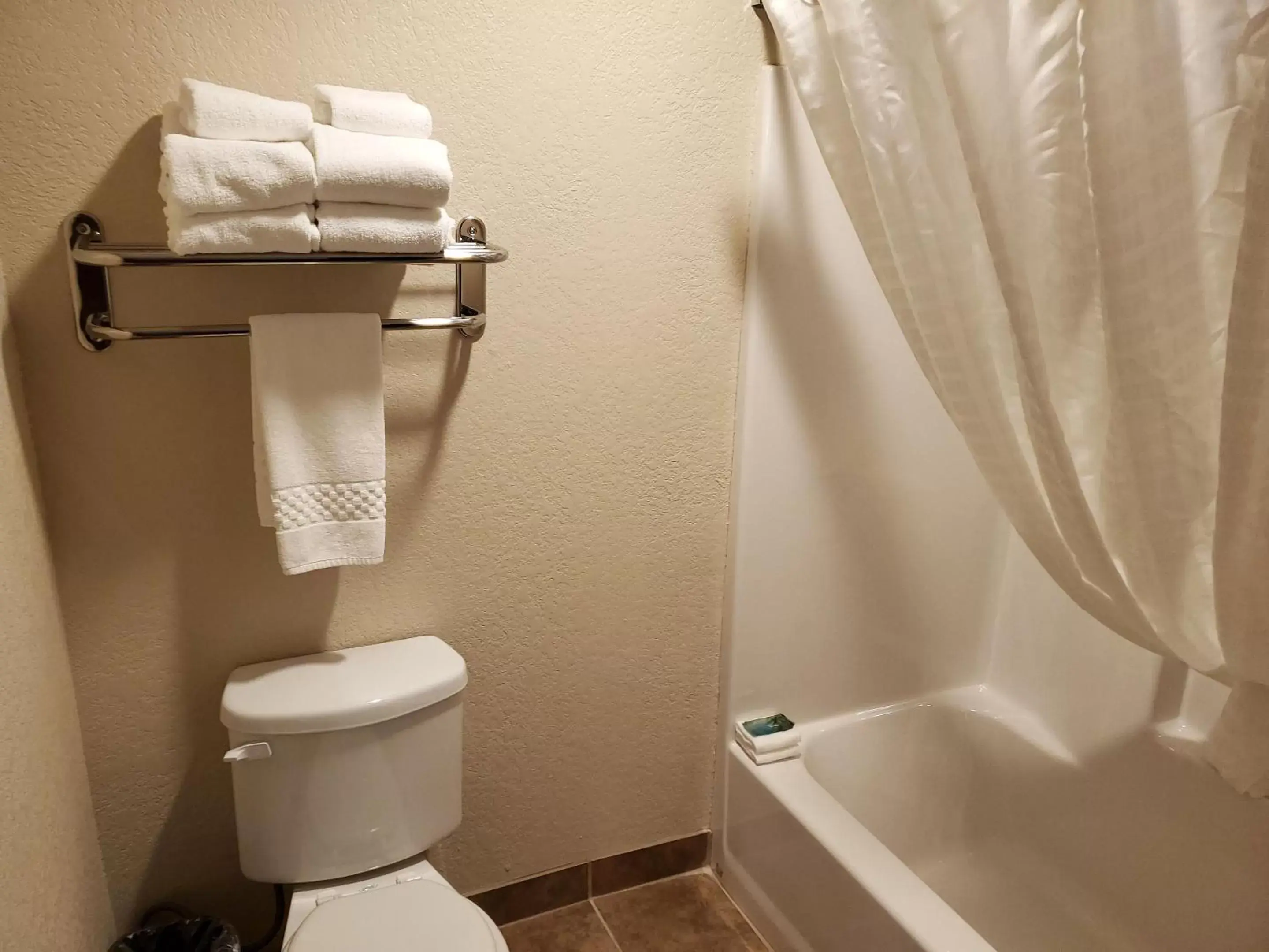 Toilet, Bathroom in Cobblestone Inn & Suites Maryville