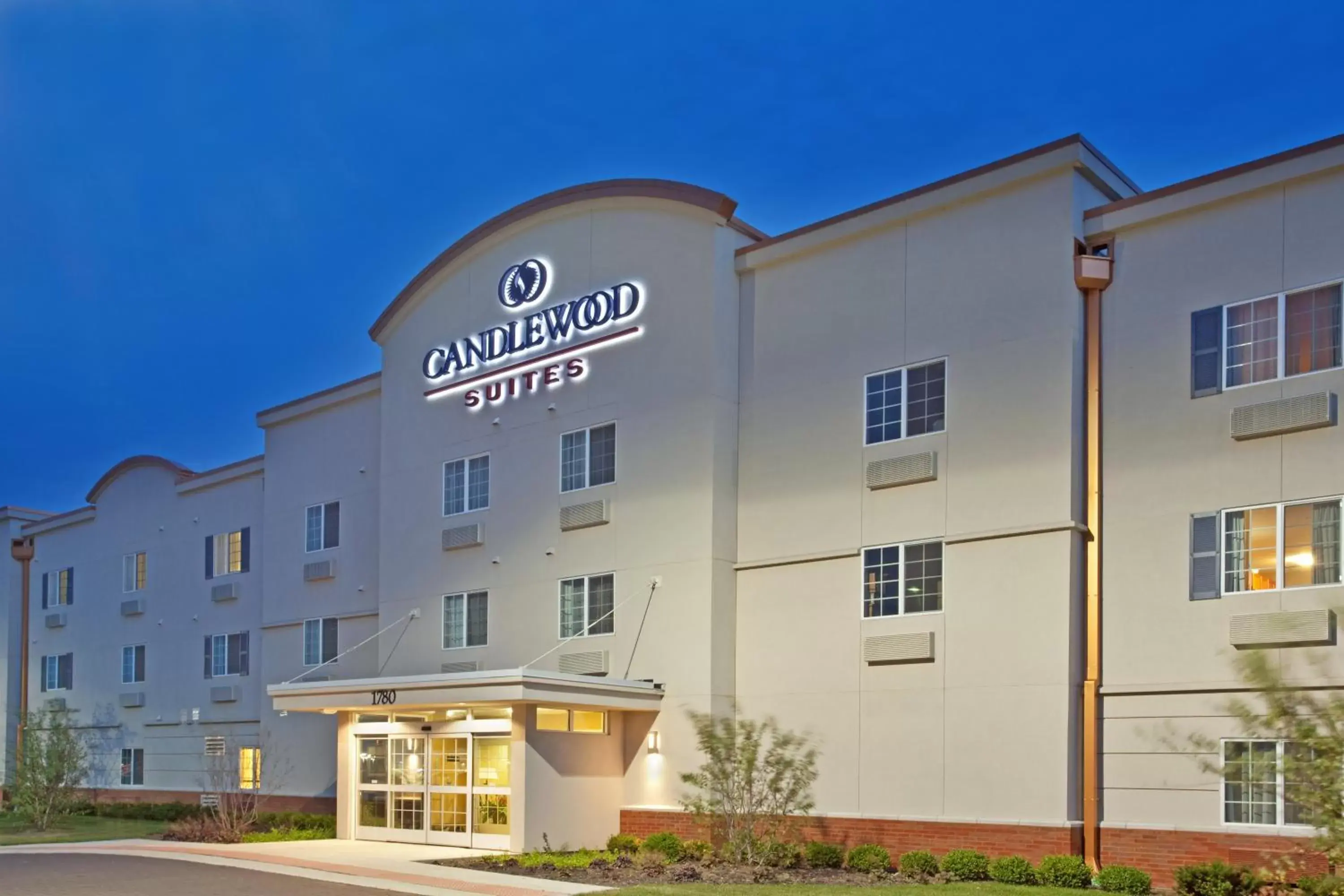 Property Building in Candlewood Suites Elgin – Northwest Chicago, an IHG Hotel