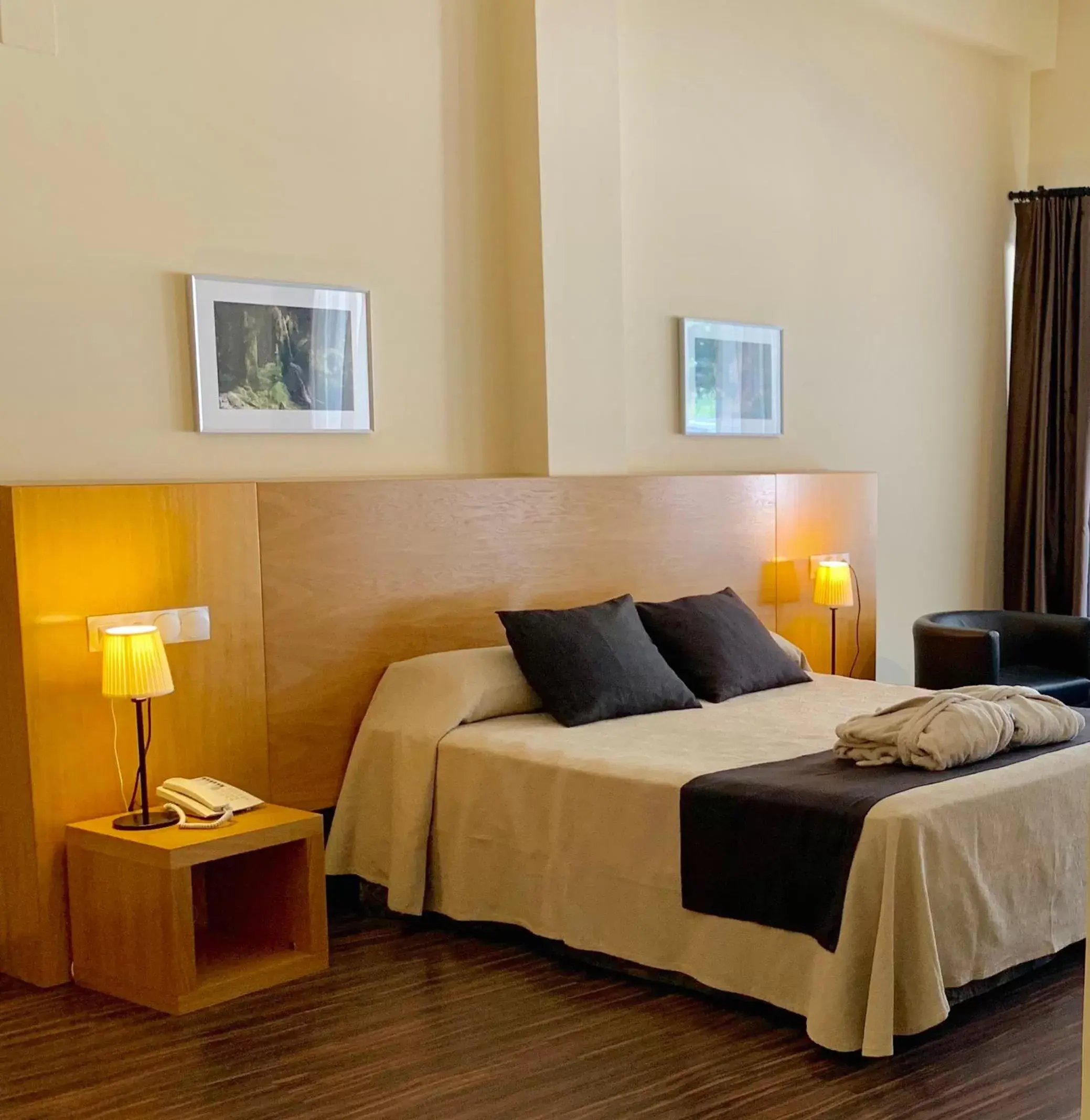 Photo of the whole room, Bed in Hotel Balneario de Lanjarón