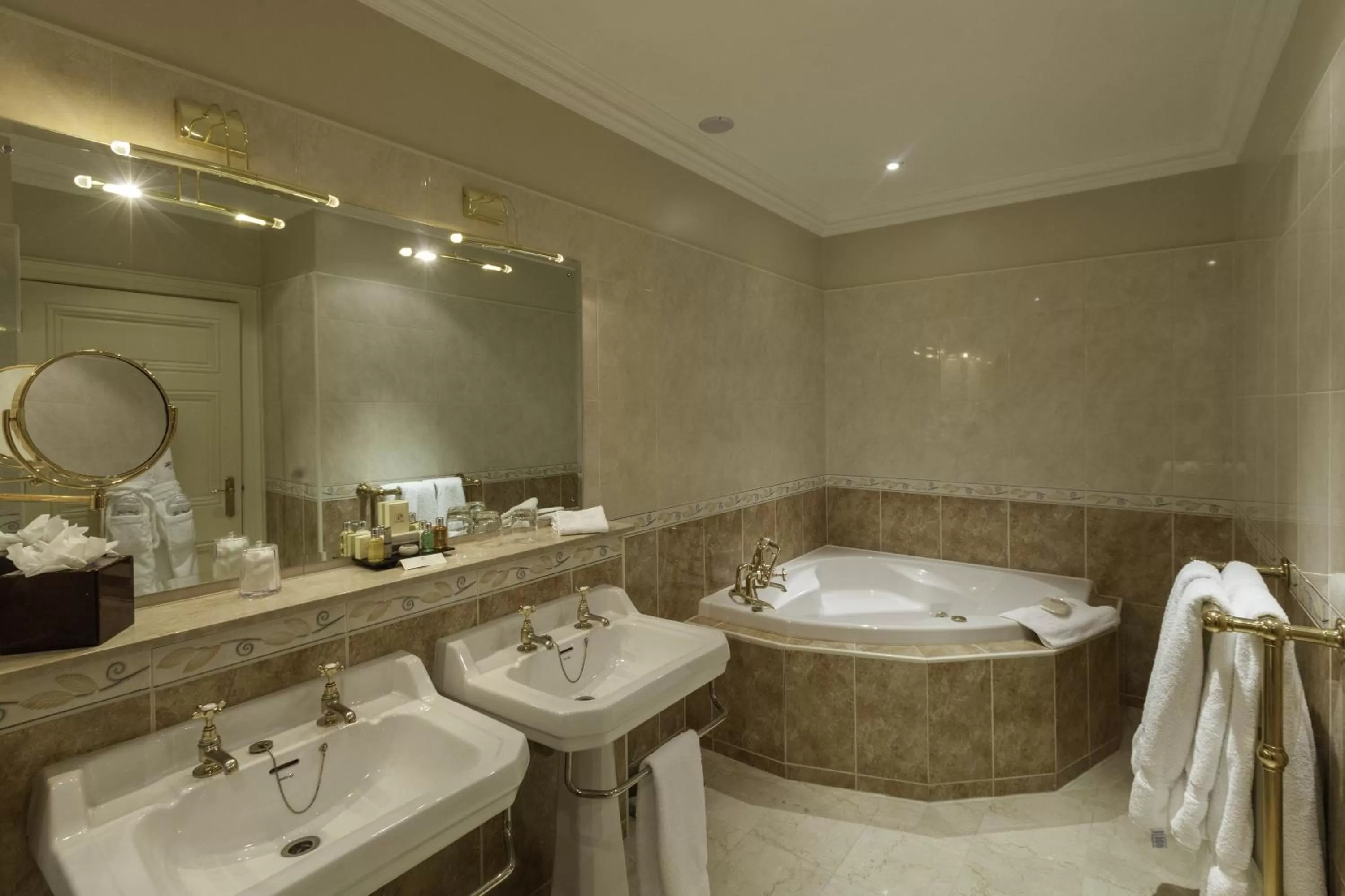 Shower in Luton Hoo Hotel, Golf and Spa
