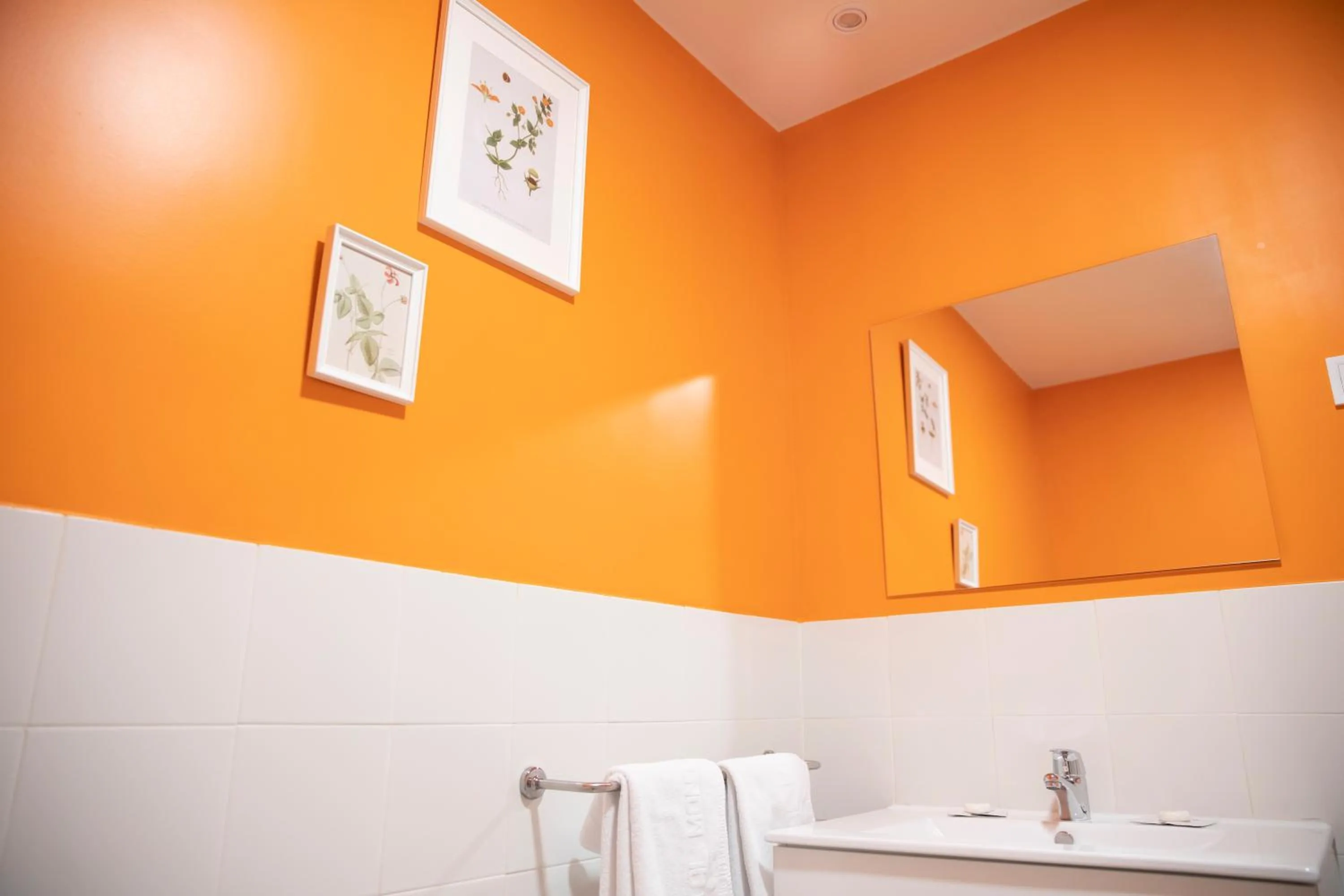 Bathroom in Hostal Montaloya