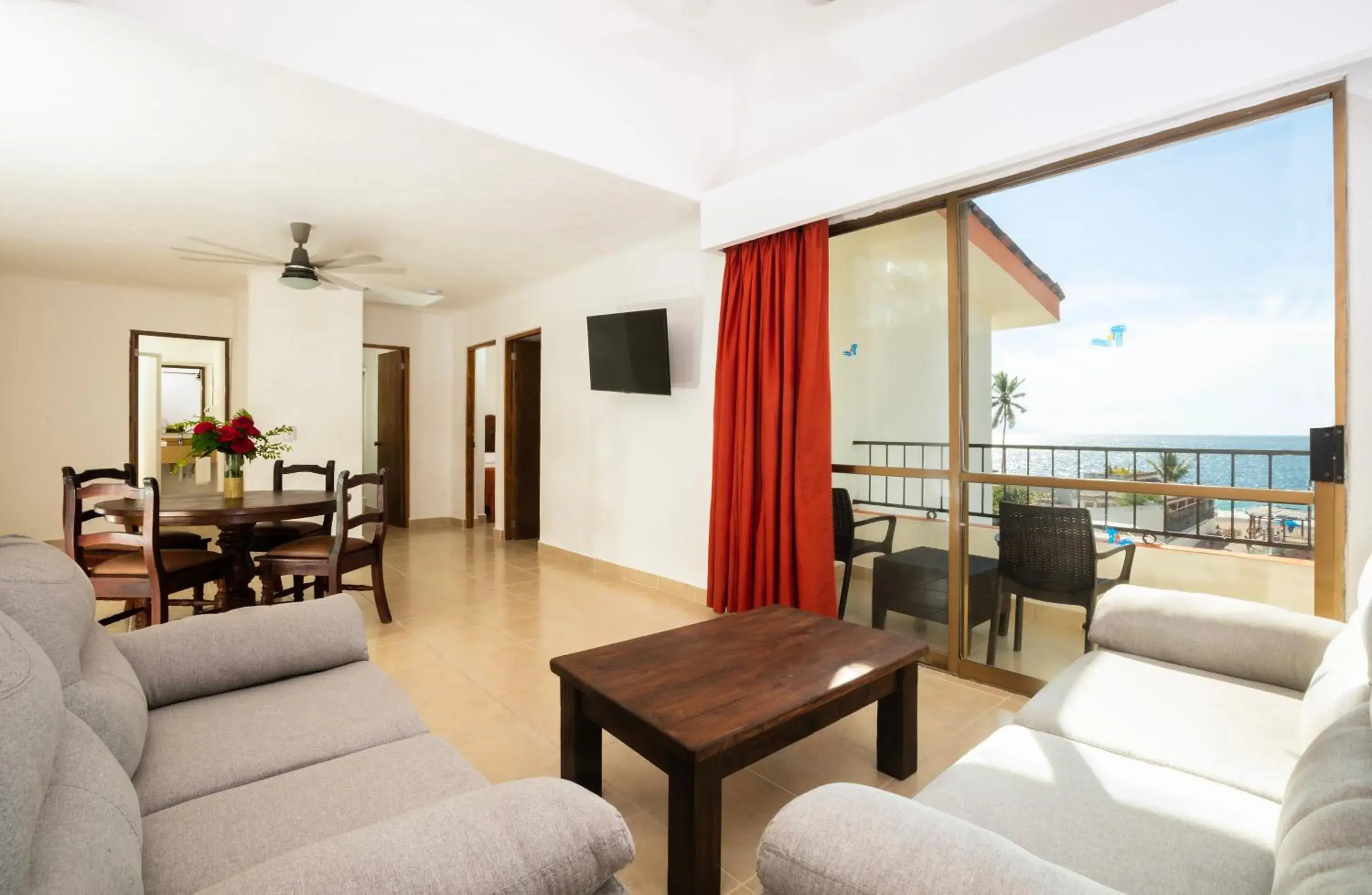 Photo of the whole room, Seating Area in Costa Club Punta Arena