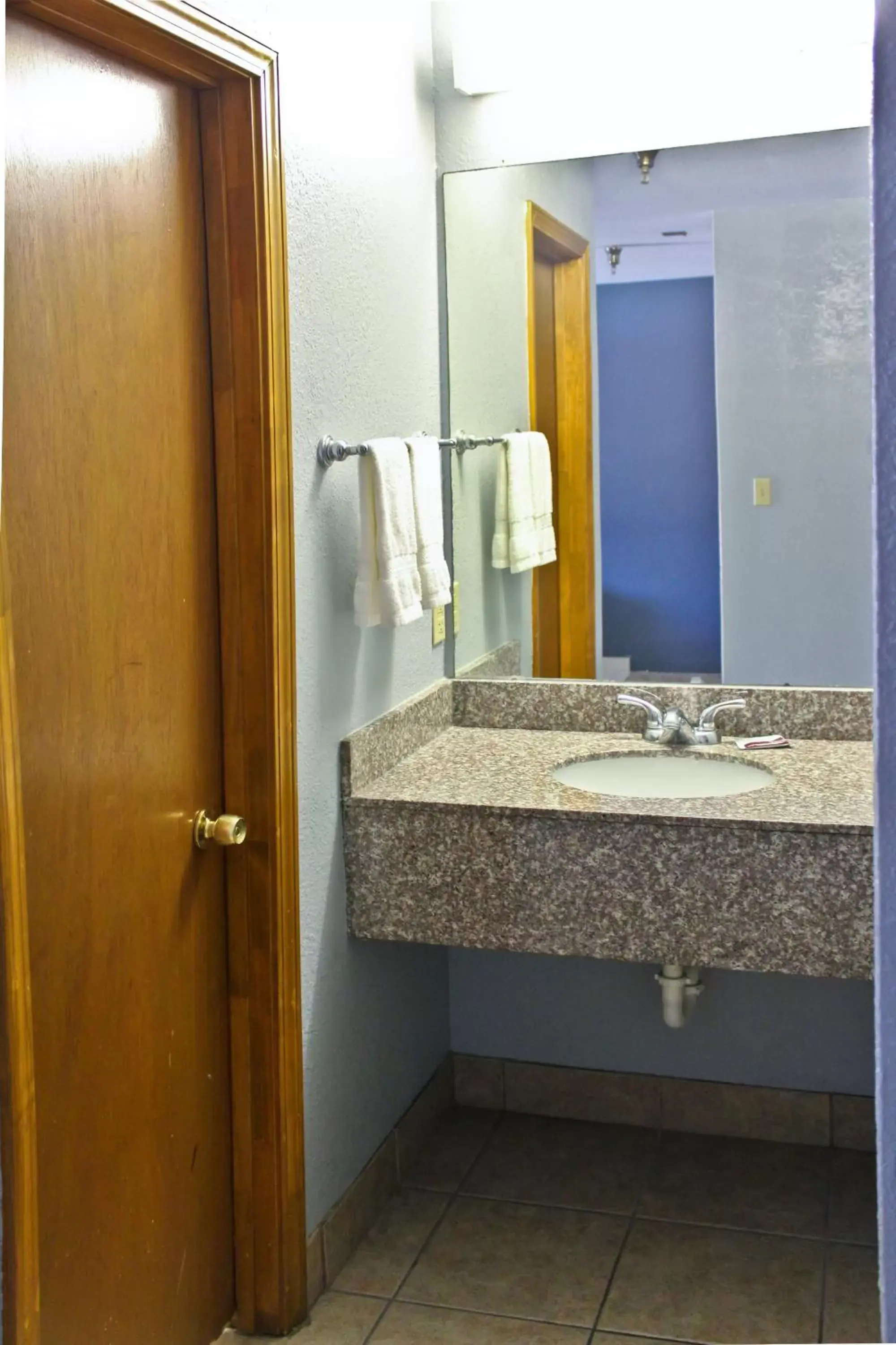 Area and facilities, Bathroom in The Shades Motel