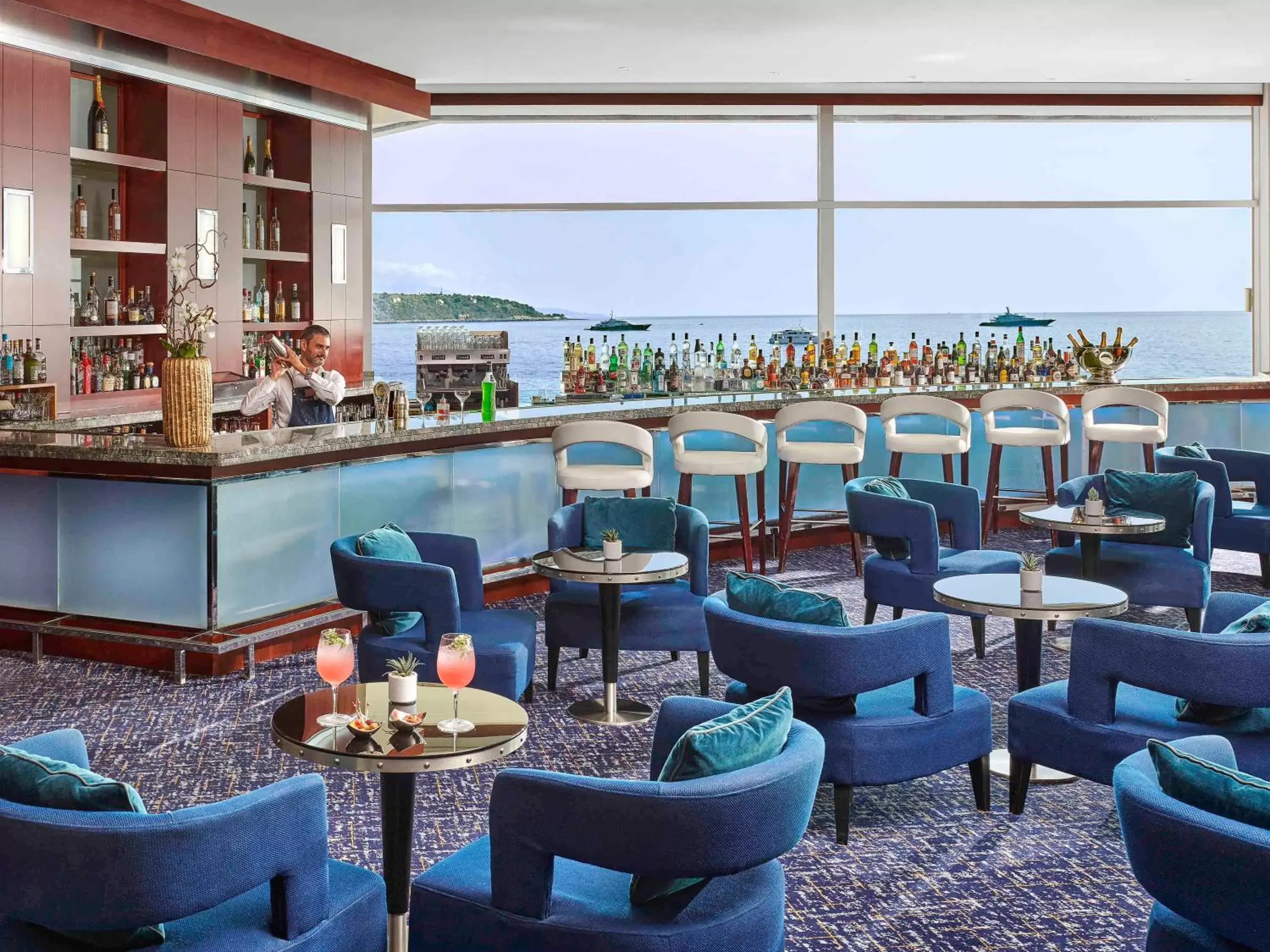 Lounge or bar in Fairmont Monte Carlo
