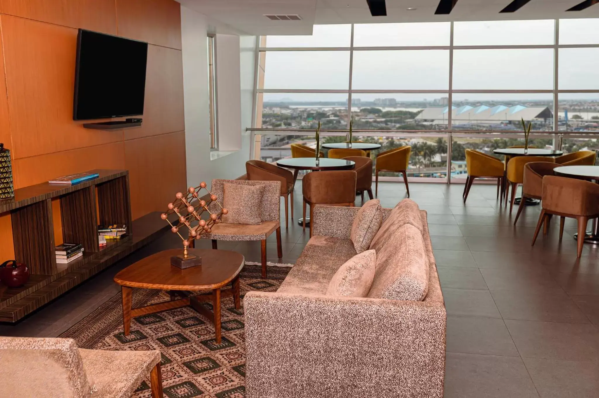 Property building, Seating Area in Holiday Inn Guayaquil Airport, an IHG Hotel