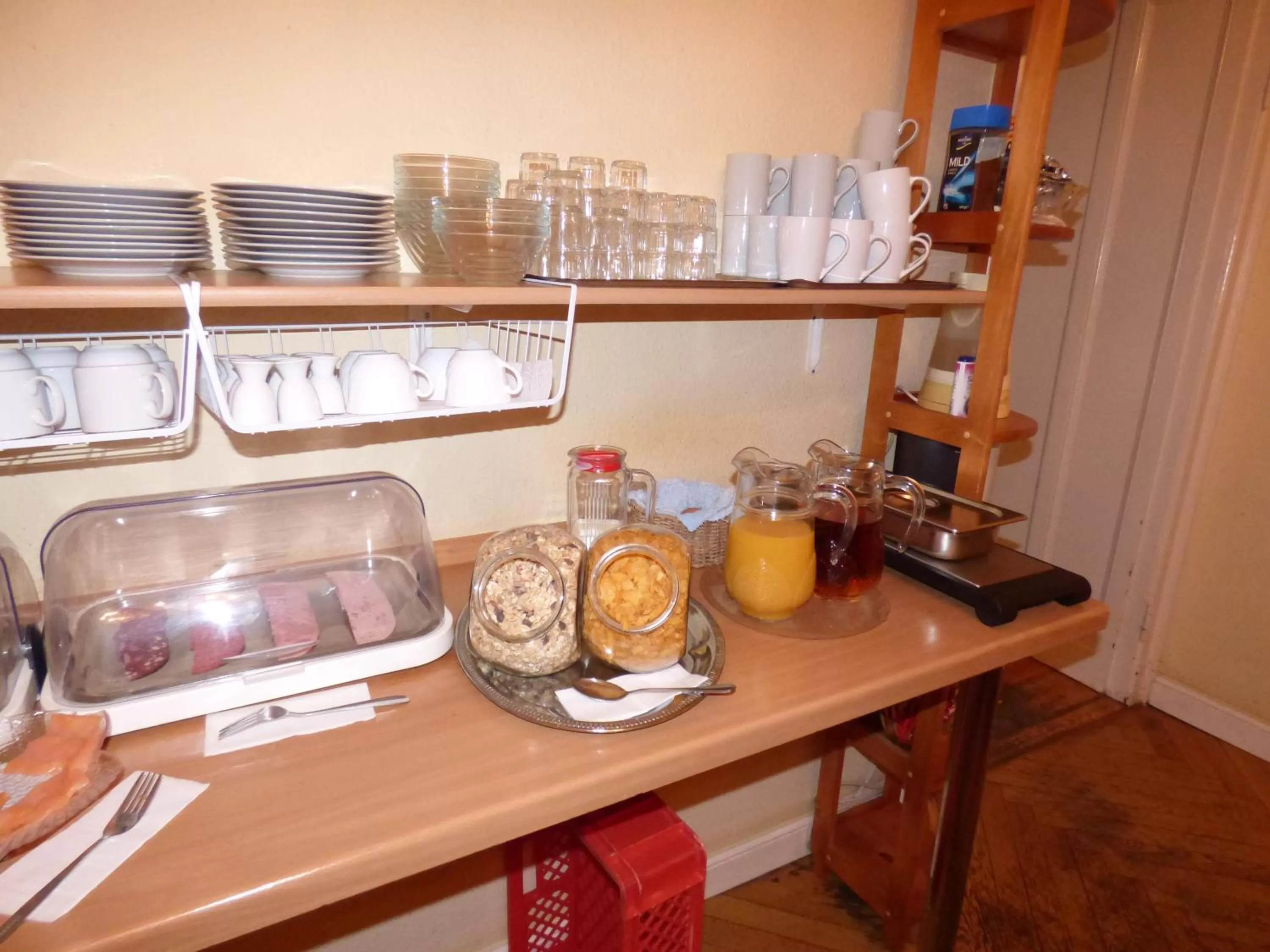 Buffet breakfast in Hotel Pension Bernstein am Kurfürstendamm