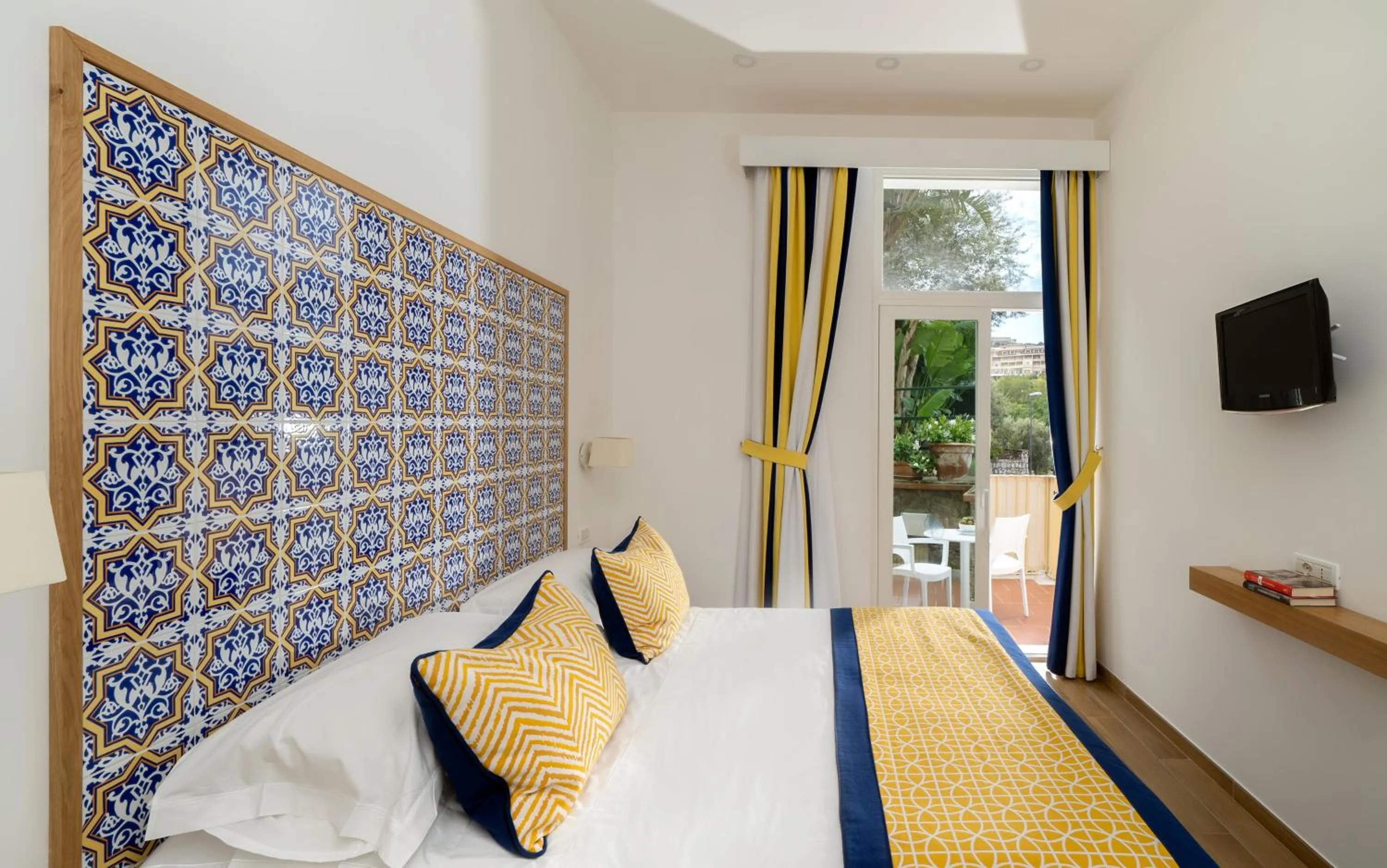 Bedroom, Bed in Hotel Miramare