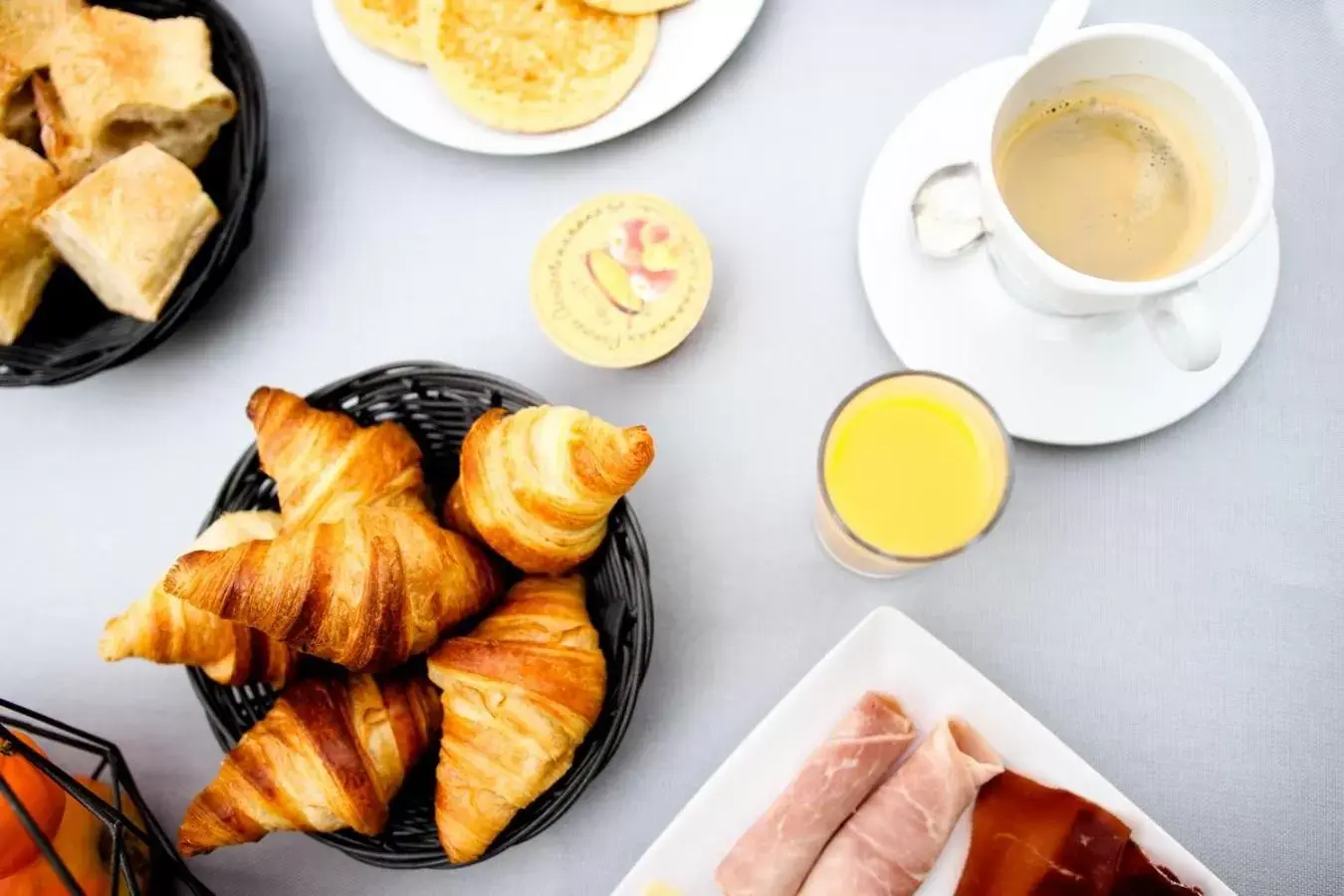 Breakfast in Hotel La Tuiliere