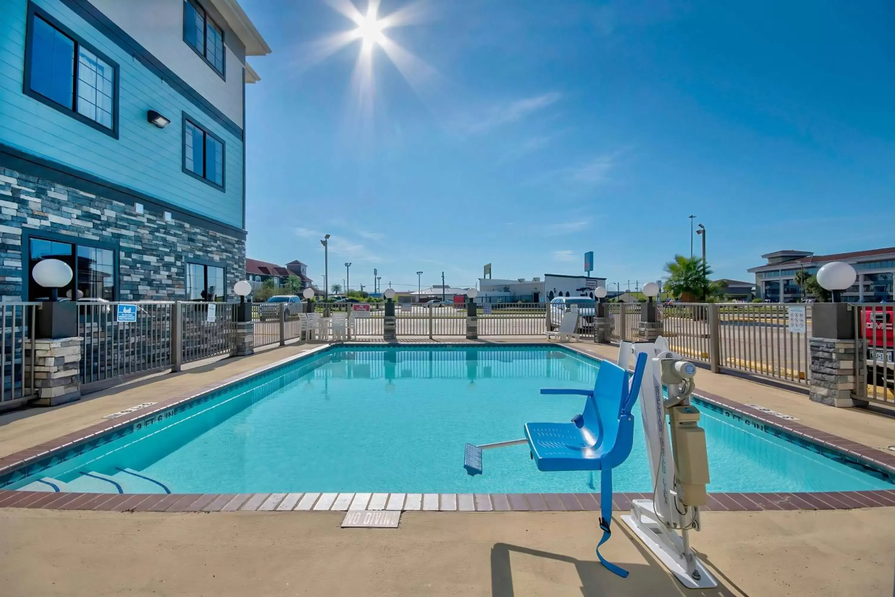 Pool view, Swimming Pool in Studio 6-Port Arthur, TX - SE