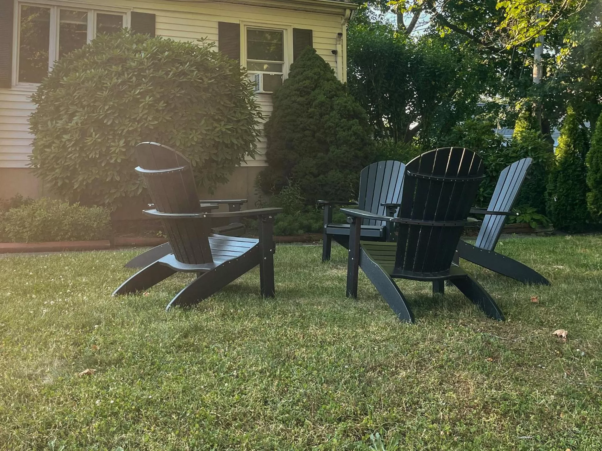 Seating area in Founder's Brook Motel and Suites