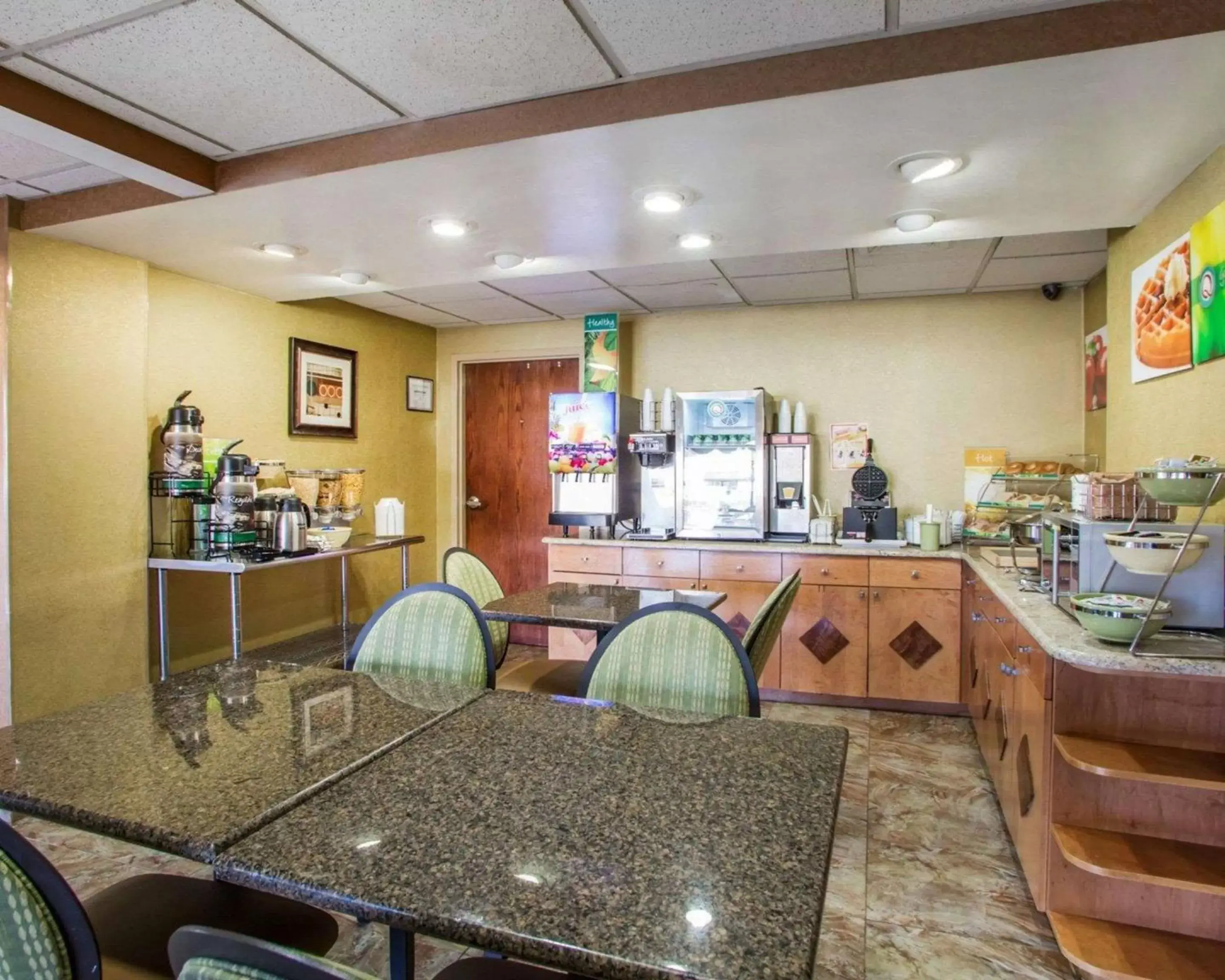 Restaurant/Places to Eat in Quality Inn Vineland – Millville