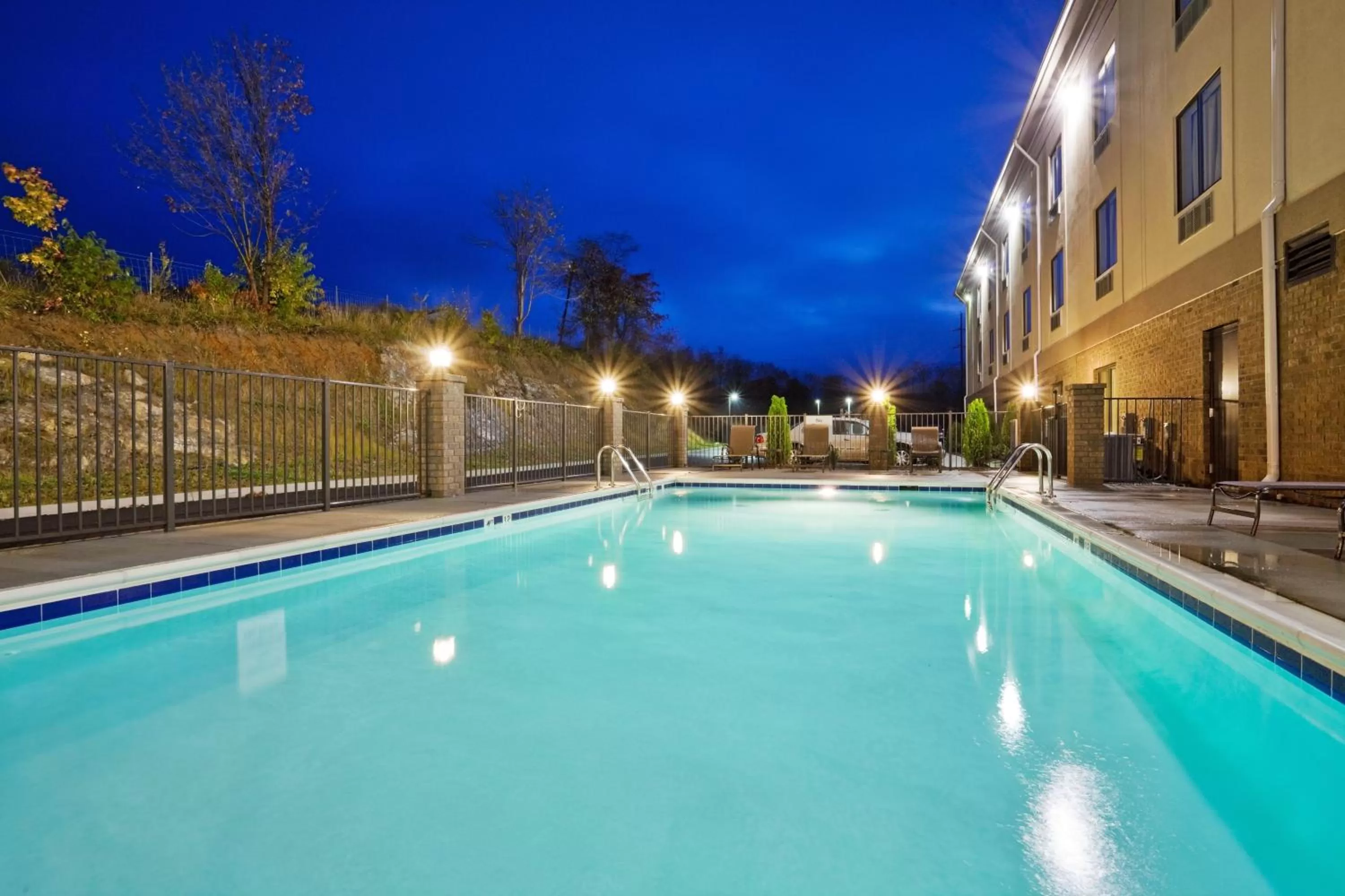 Swimming pool in Holiday Inn Express Troutville-Roanoke North by IHG