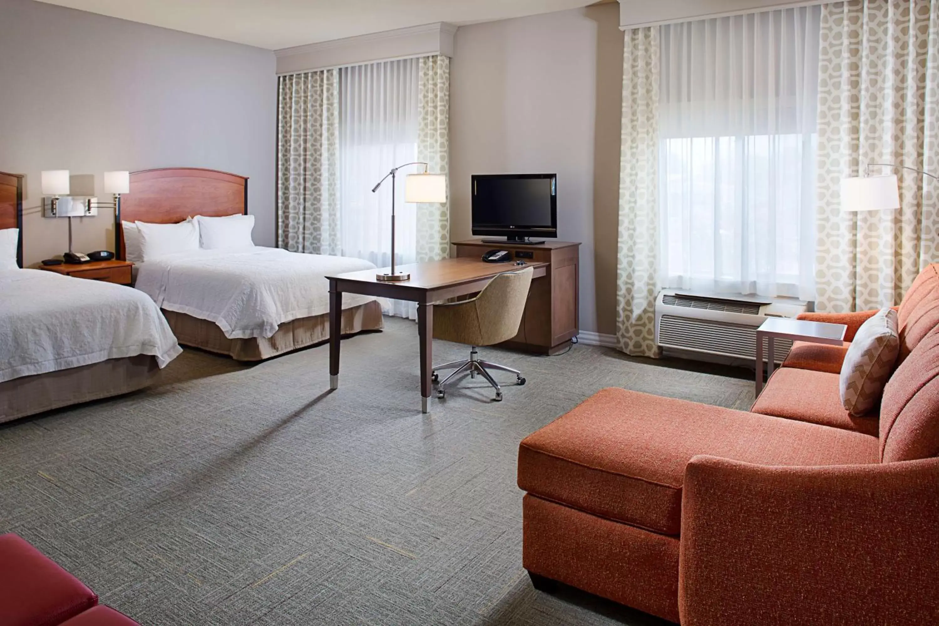 Bed, TV/Entertainment Center in Hampton Inn & Suites Lancaster