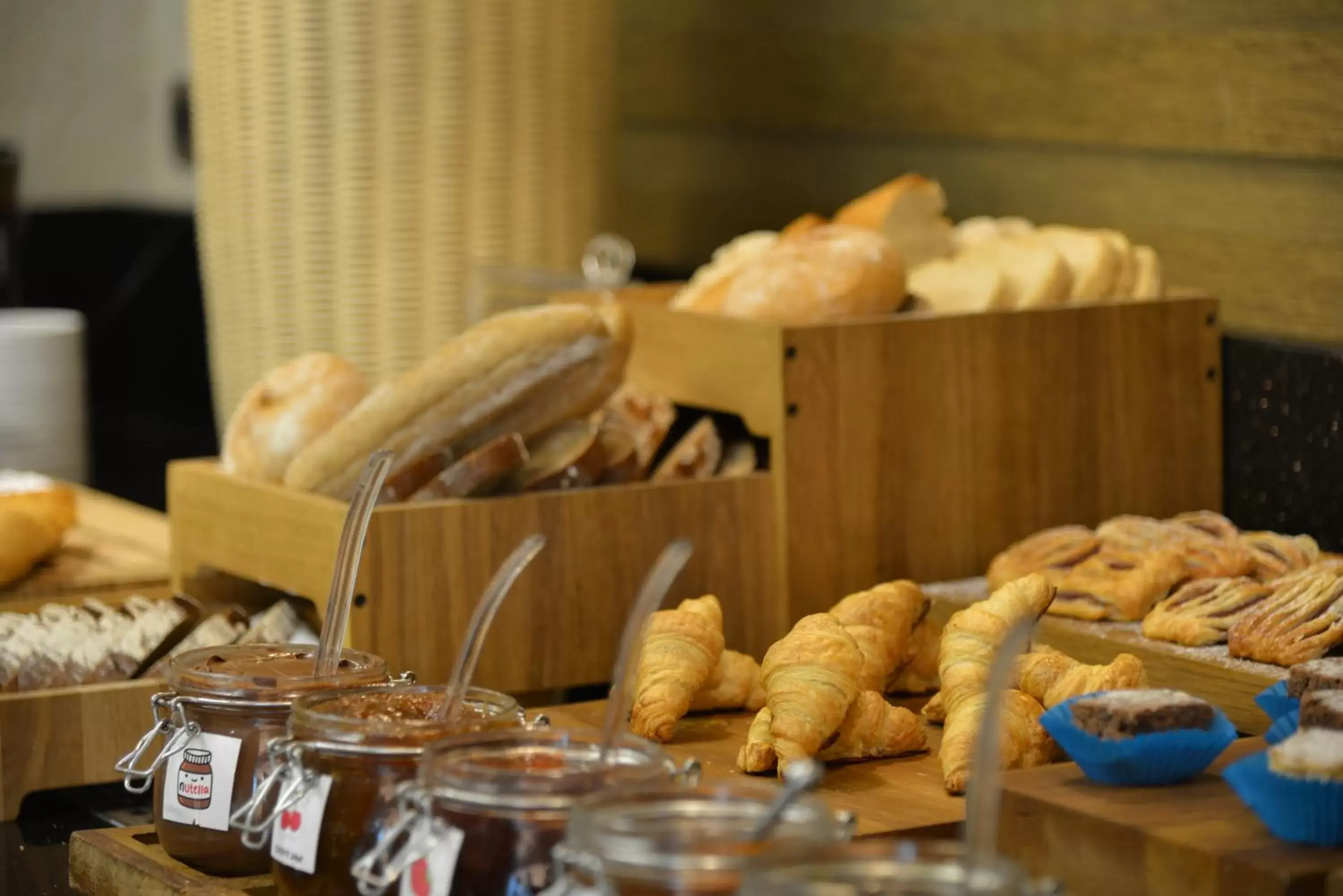 Lounge or bar, Food in Mercure Tbilisi Old Town