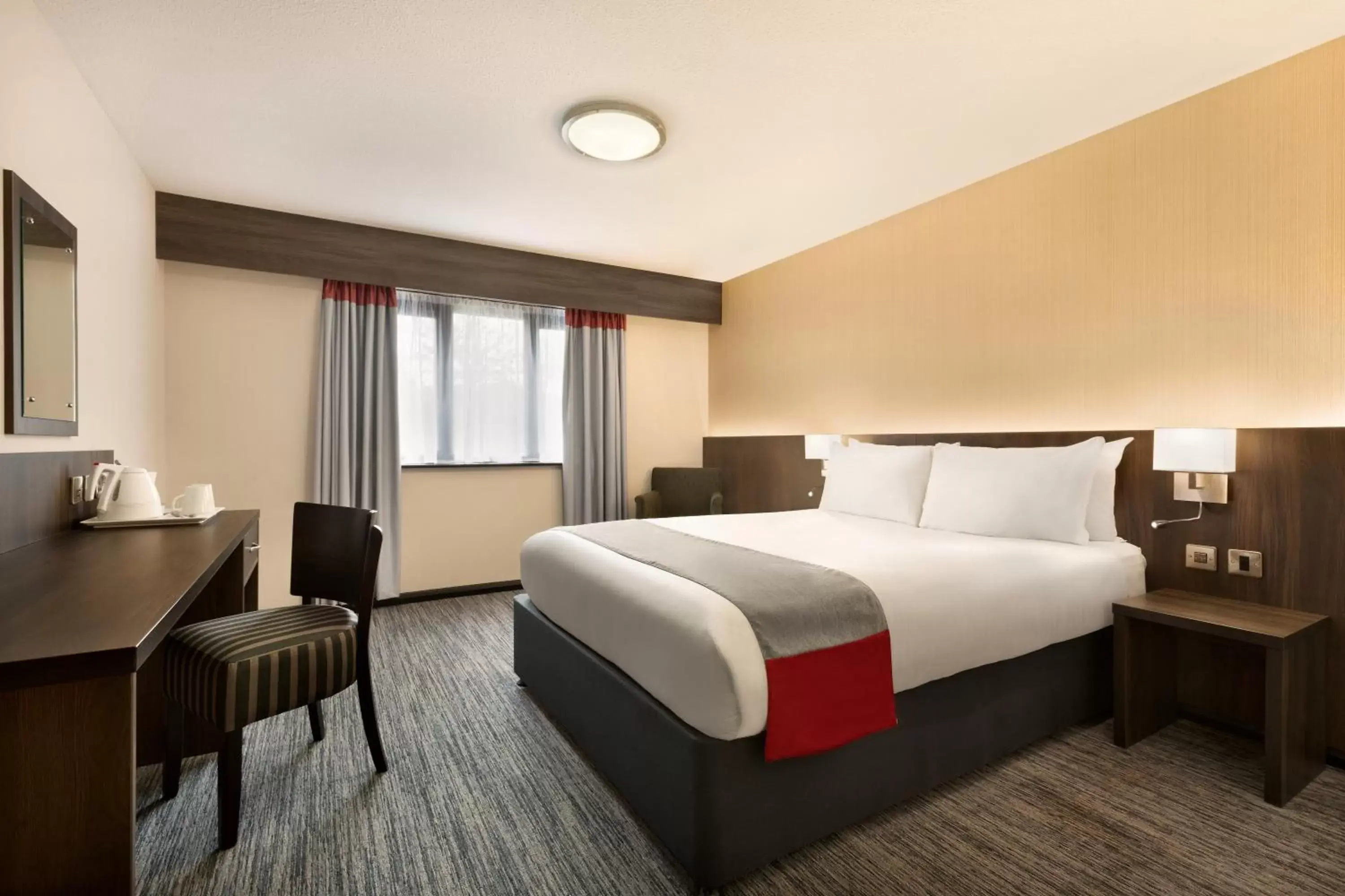 Photo of the whole room, Bed in Ramada Bristol West Photo of the whole room, Bed in Ramada Bristol West