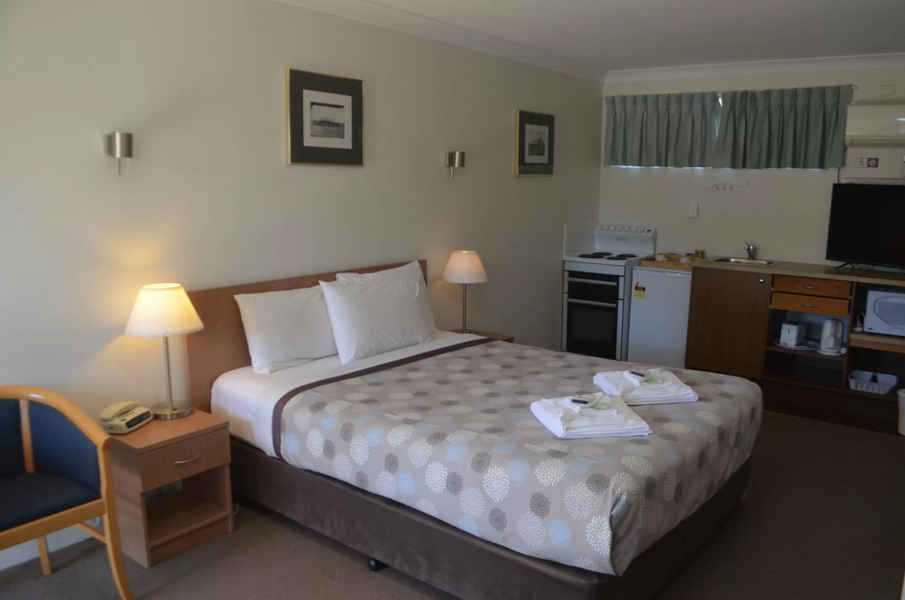 Bed in Ten Dollar Town Motel