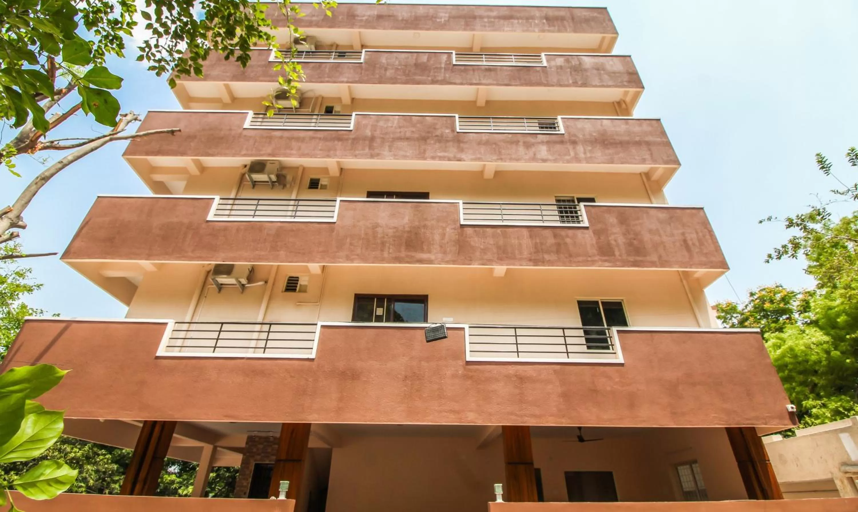 Property building in Itsy Hotels Riyas Grand