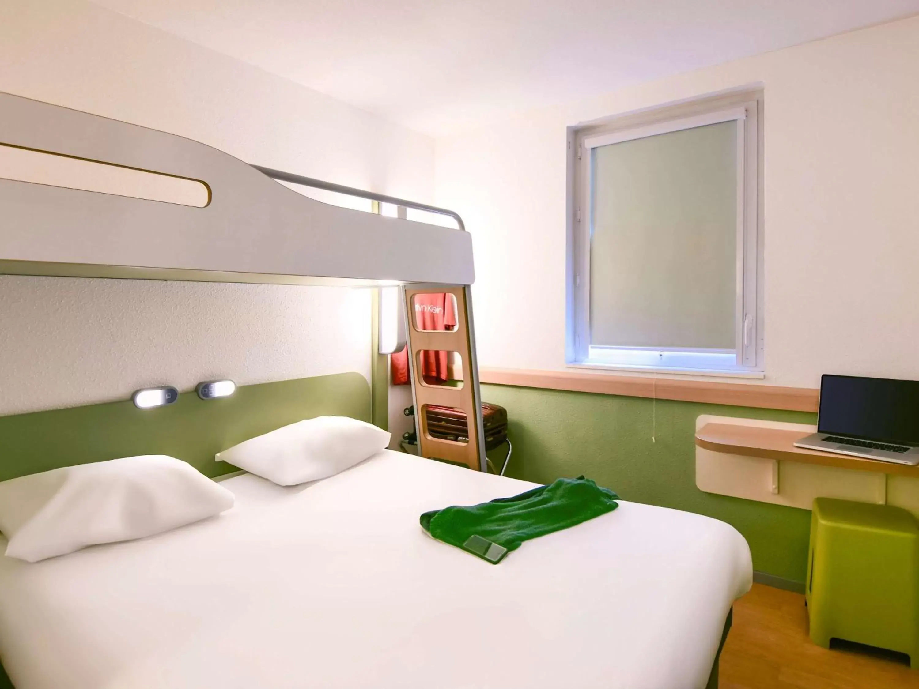 Photo of the whole room in Ibis Budget Nantes Reze Aeroport