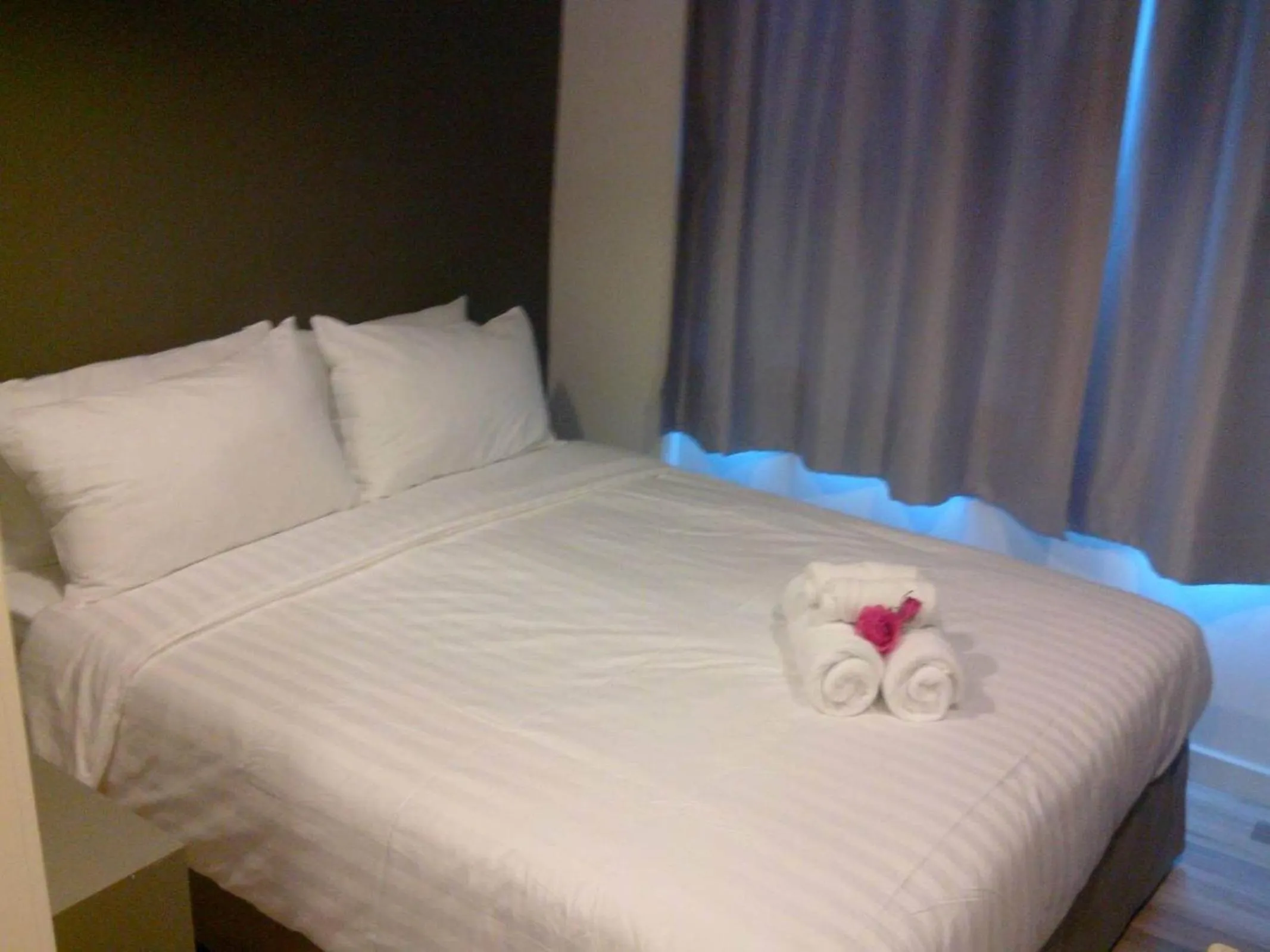 Photo of the whole room, Bed in Nantra Ploenchit hotel
