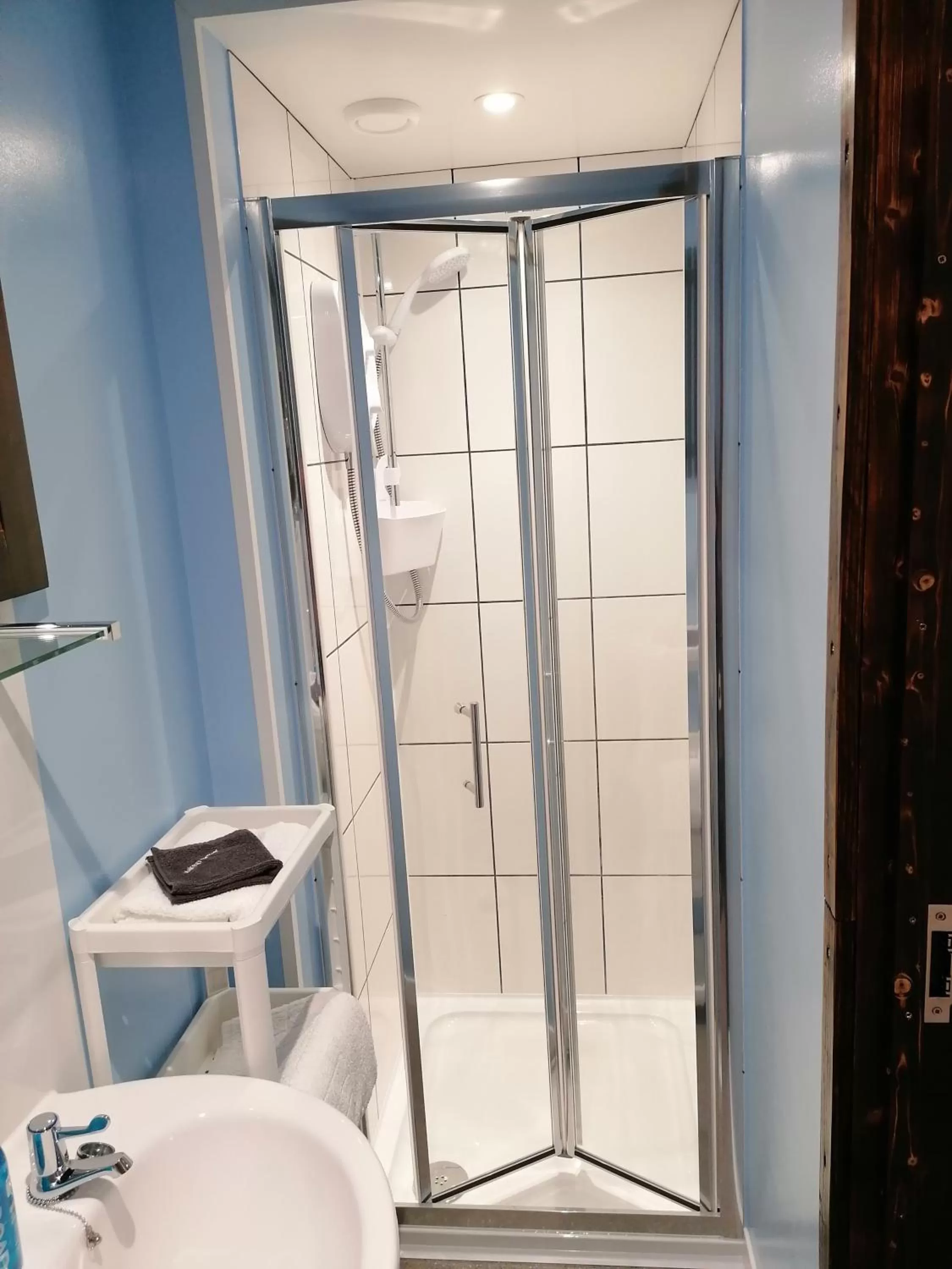 Shower in Pensalda Guest House