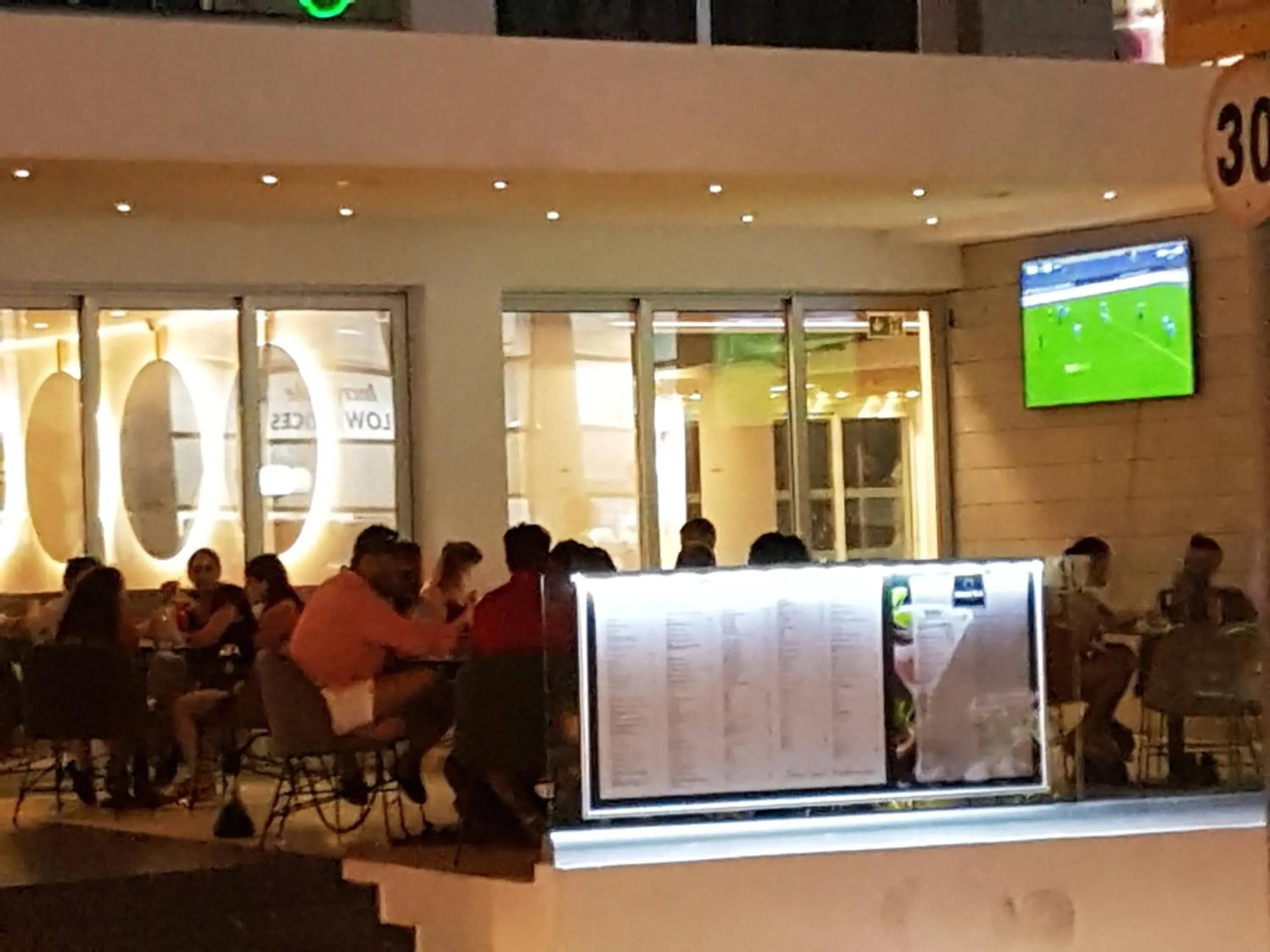 Restaurant/places to eat in Anthea Hotel Apartments Restaurant/places to eat in Anthea Hotel Apartments