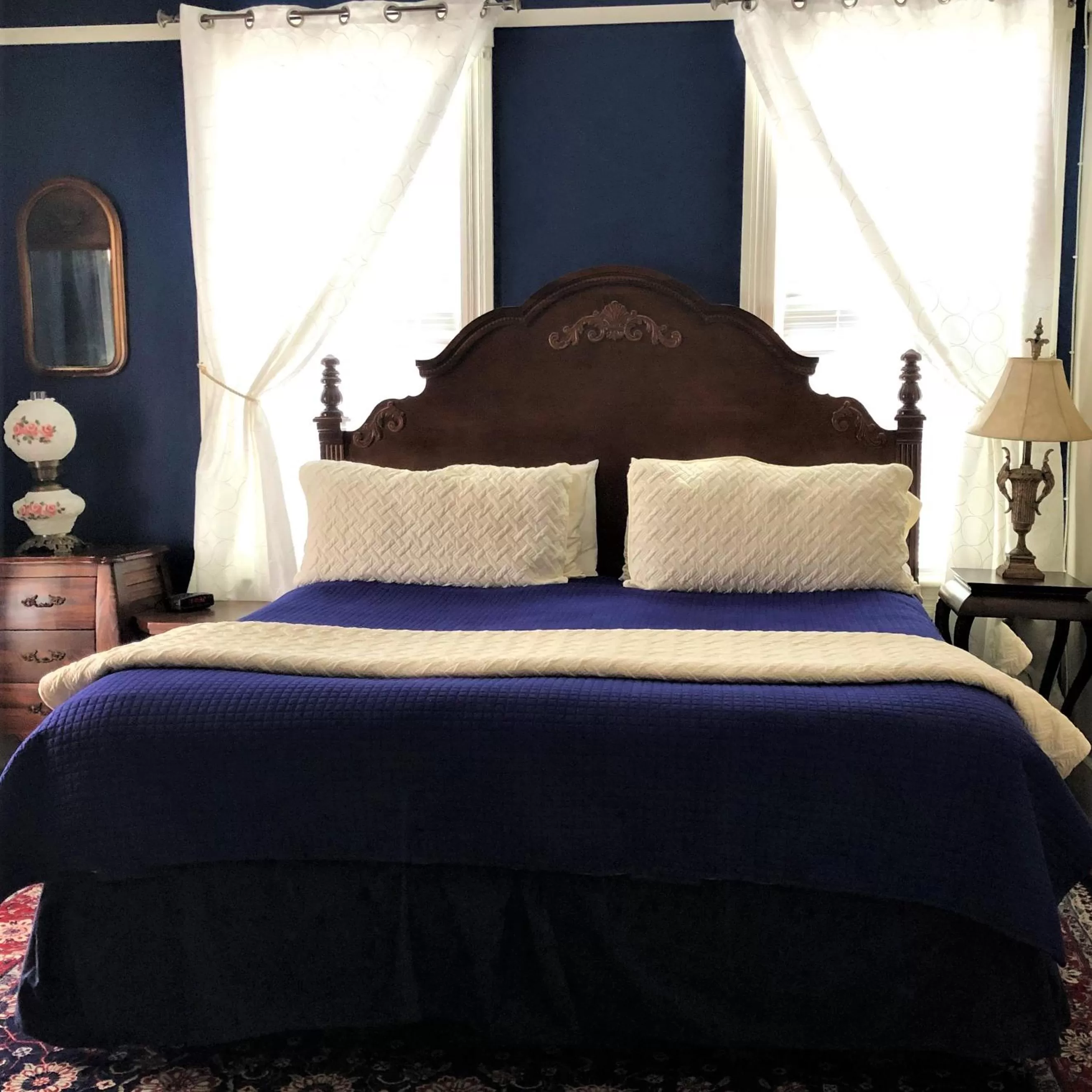 Standard King Suite - Victorian House in Casa De Solana & Victorian House Bed and Breakfast