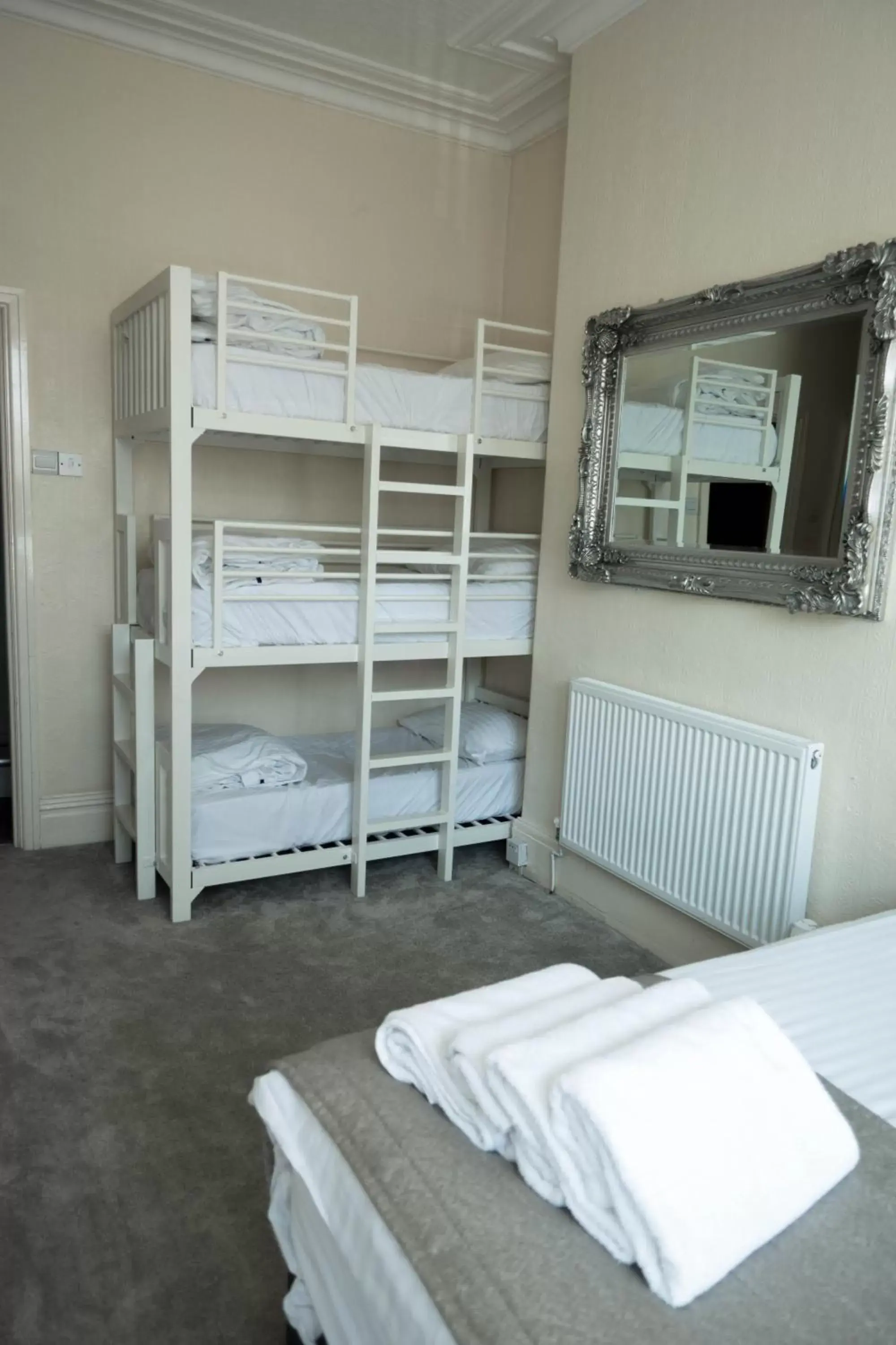 Bedroom, Bunk Bed in The Kings Cross Hotel