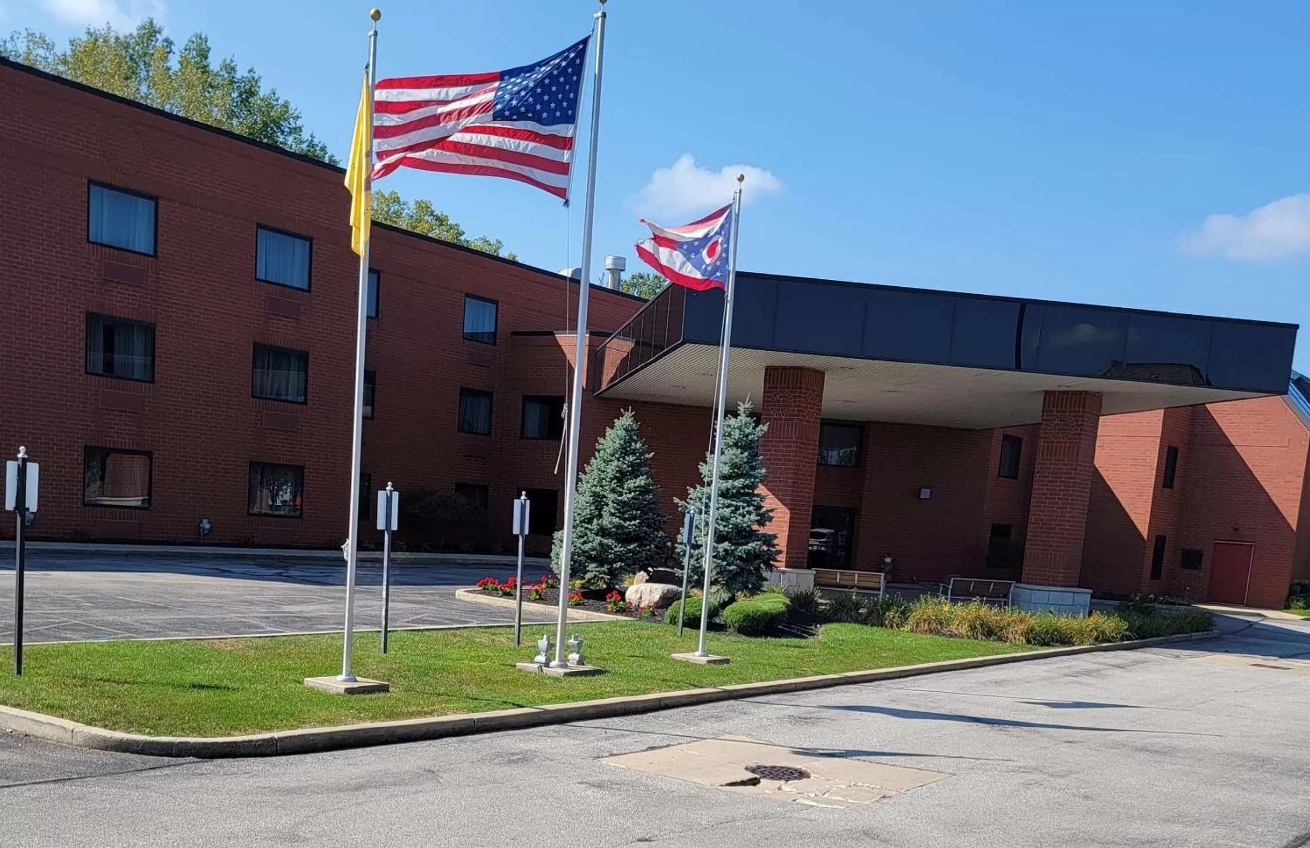 Property Building in Wingate by Wyndham Mentor OH