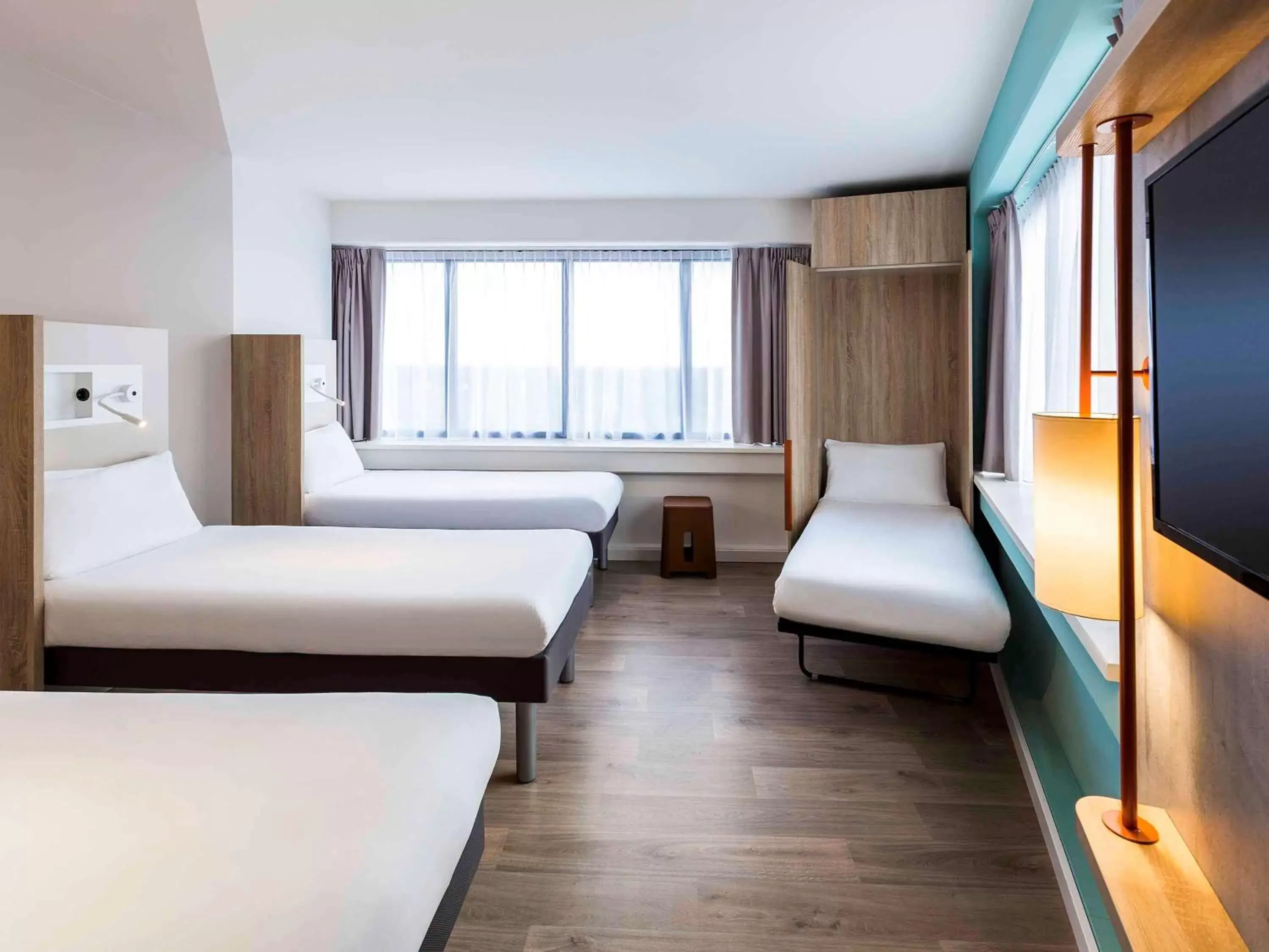 Photo of the whole room in ibis budget Amsterdam City South