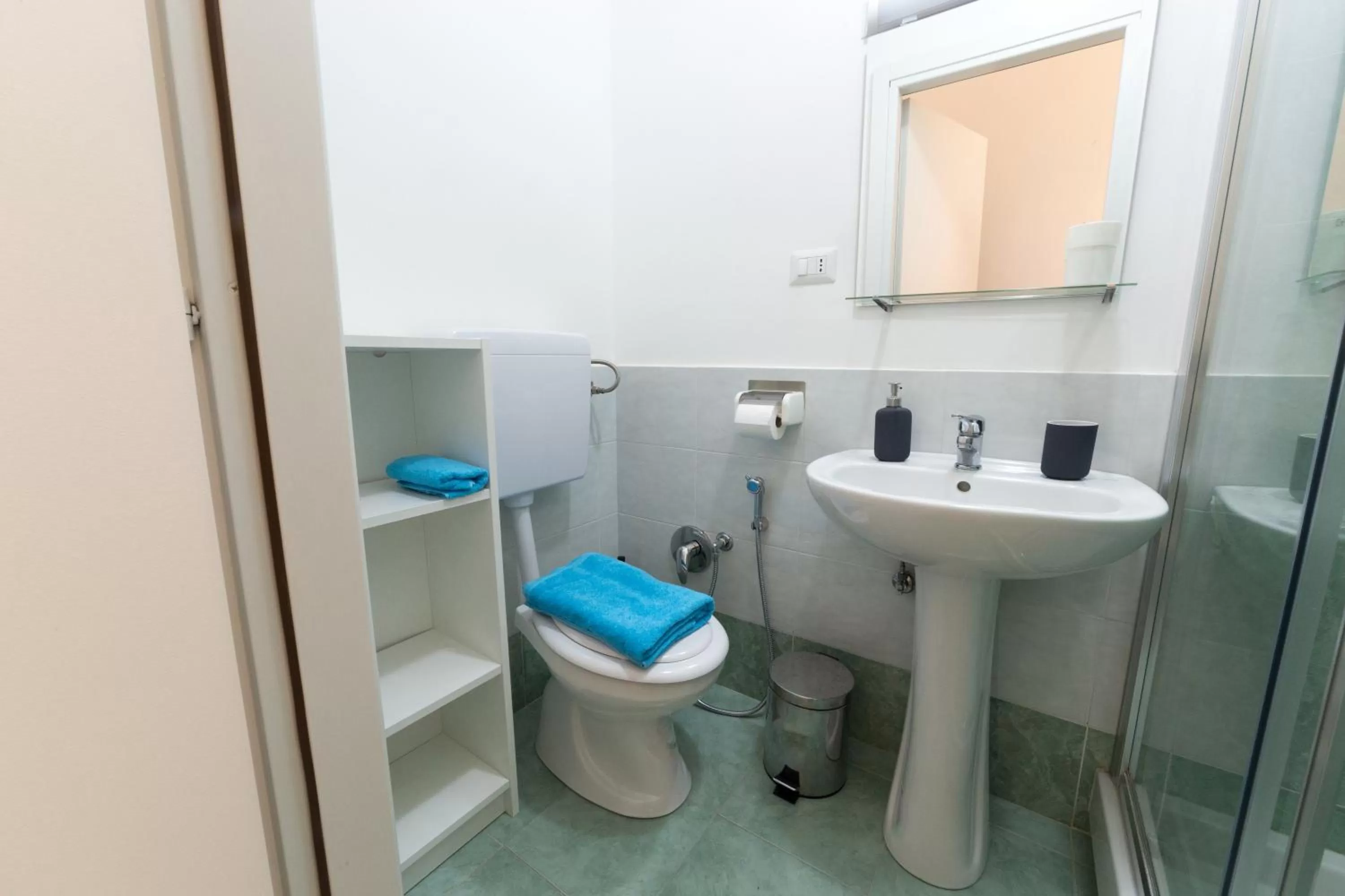 Bathroom in Tra L'Etna E Il Mare B&B