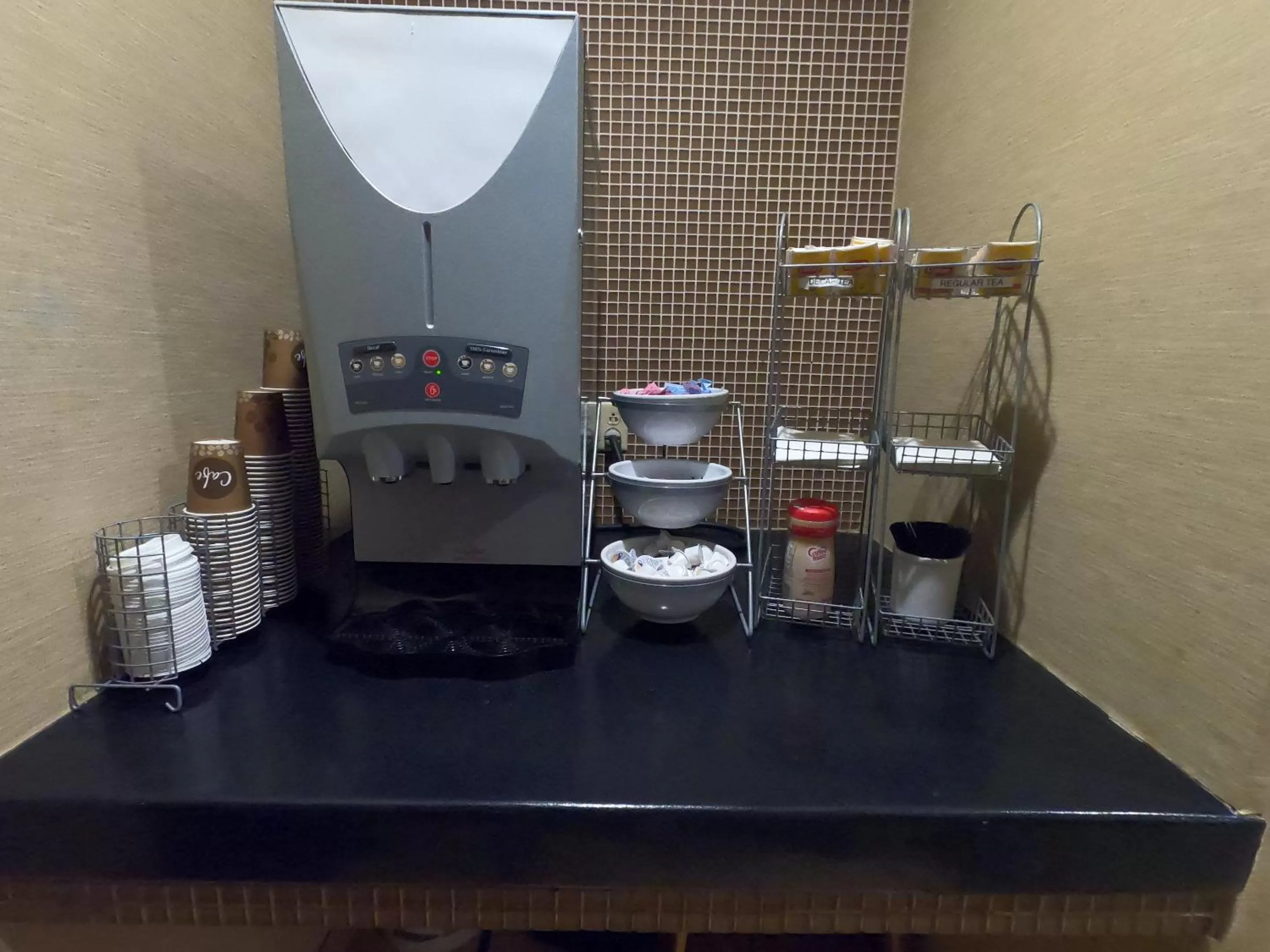 Other in HomeTowne Studios & Suites by Red Roof Washington